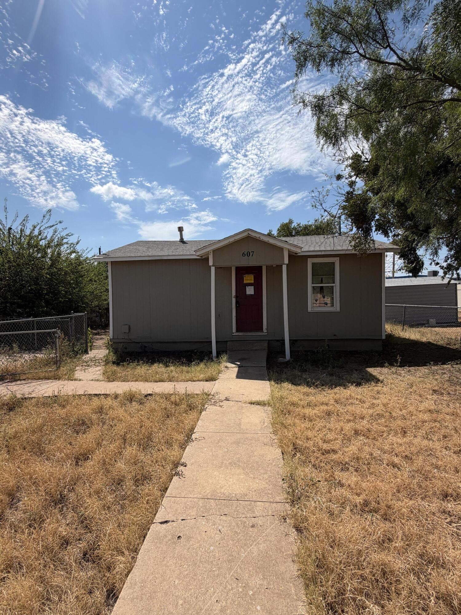 607 E 38th Street Property Photo 1