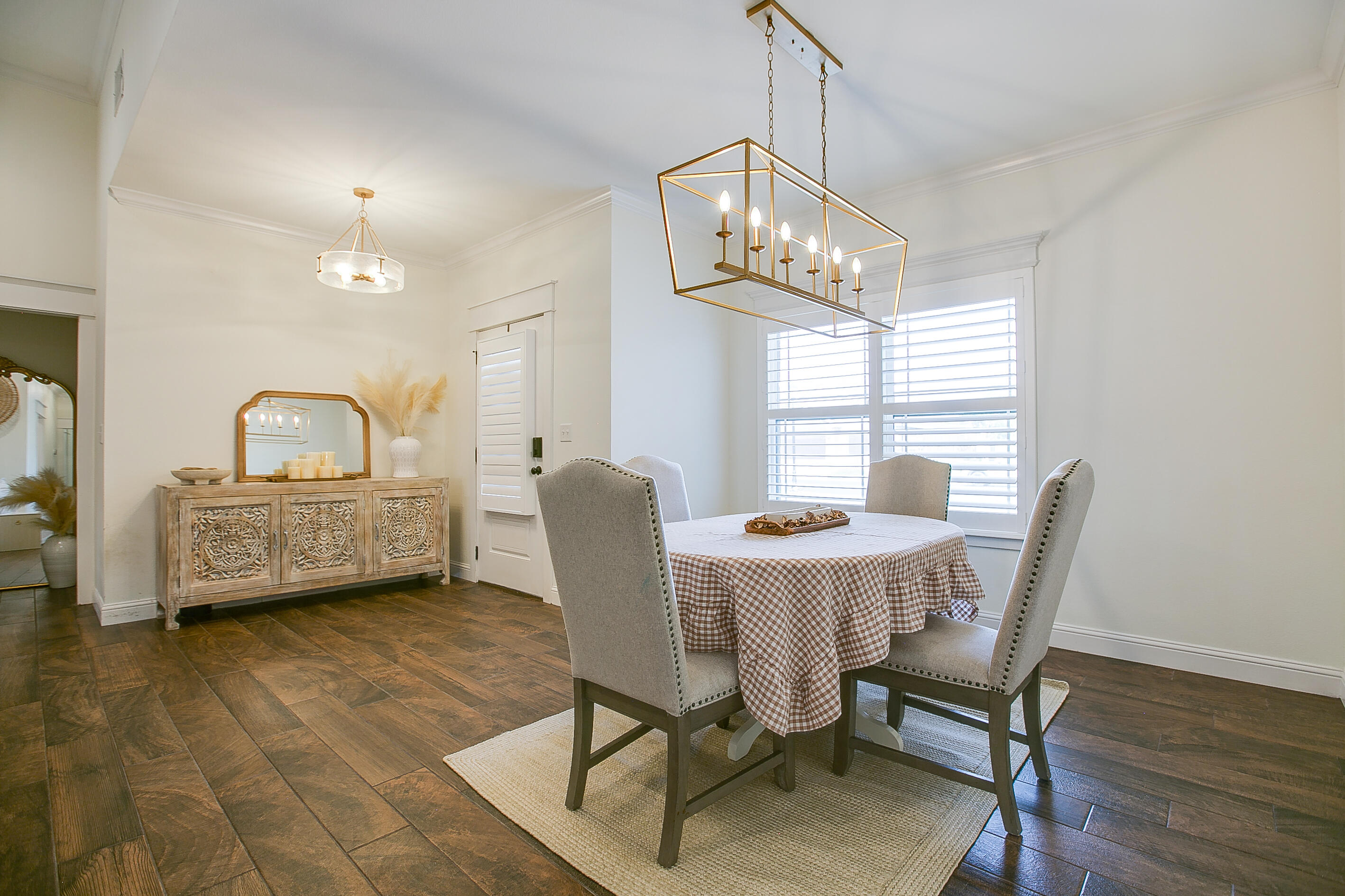 2025 Silver Creek Court Property Photo 6