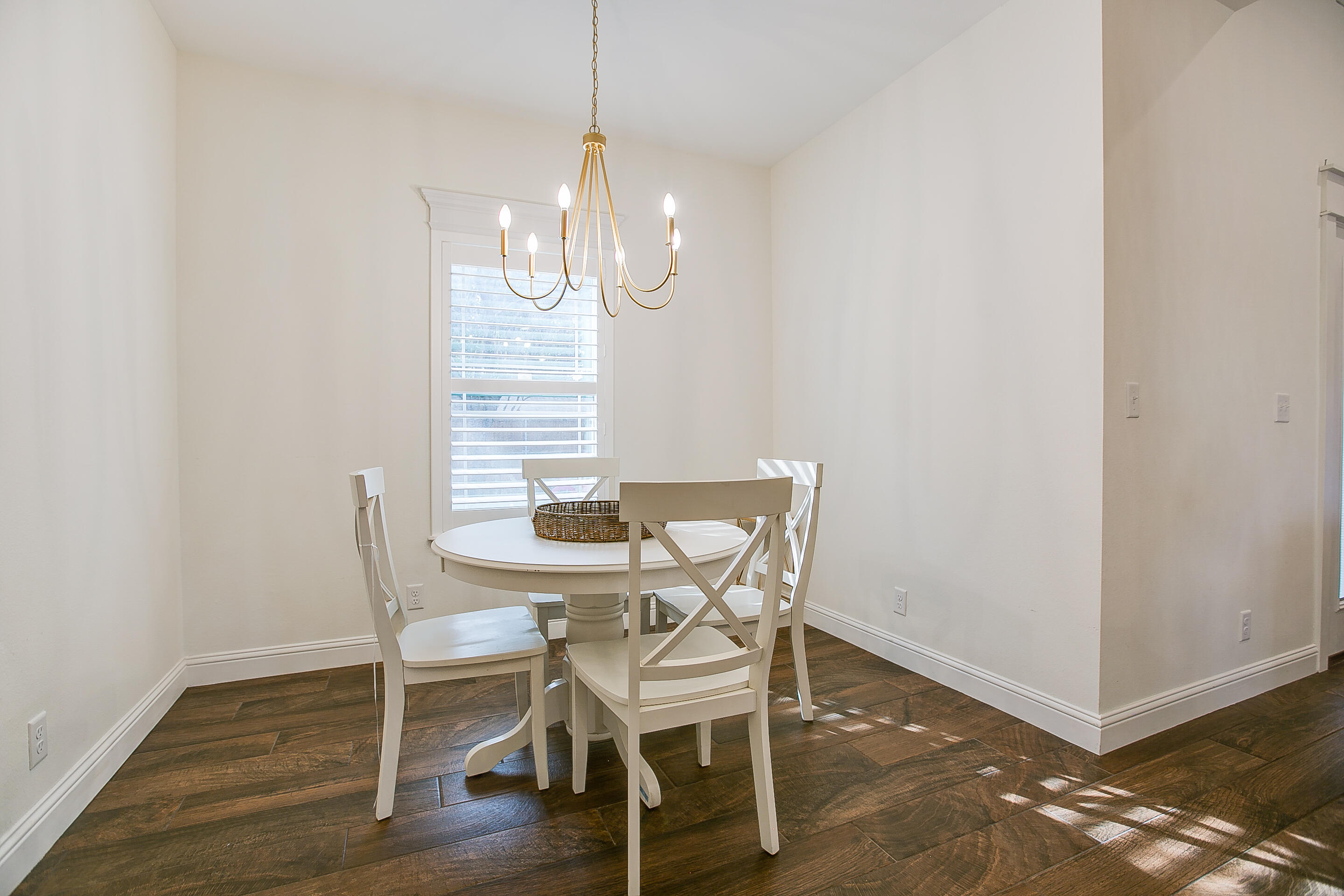 2025 Silver Creek Court Property Photo 7