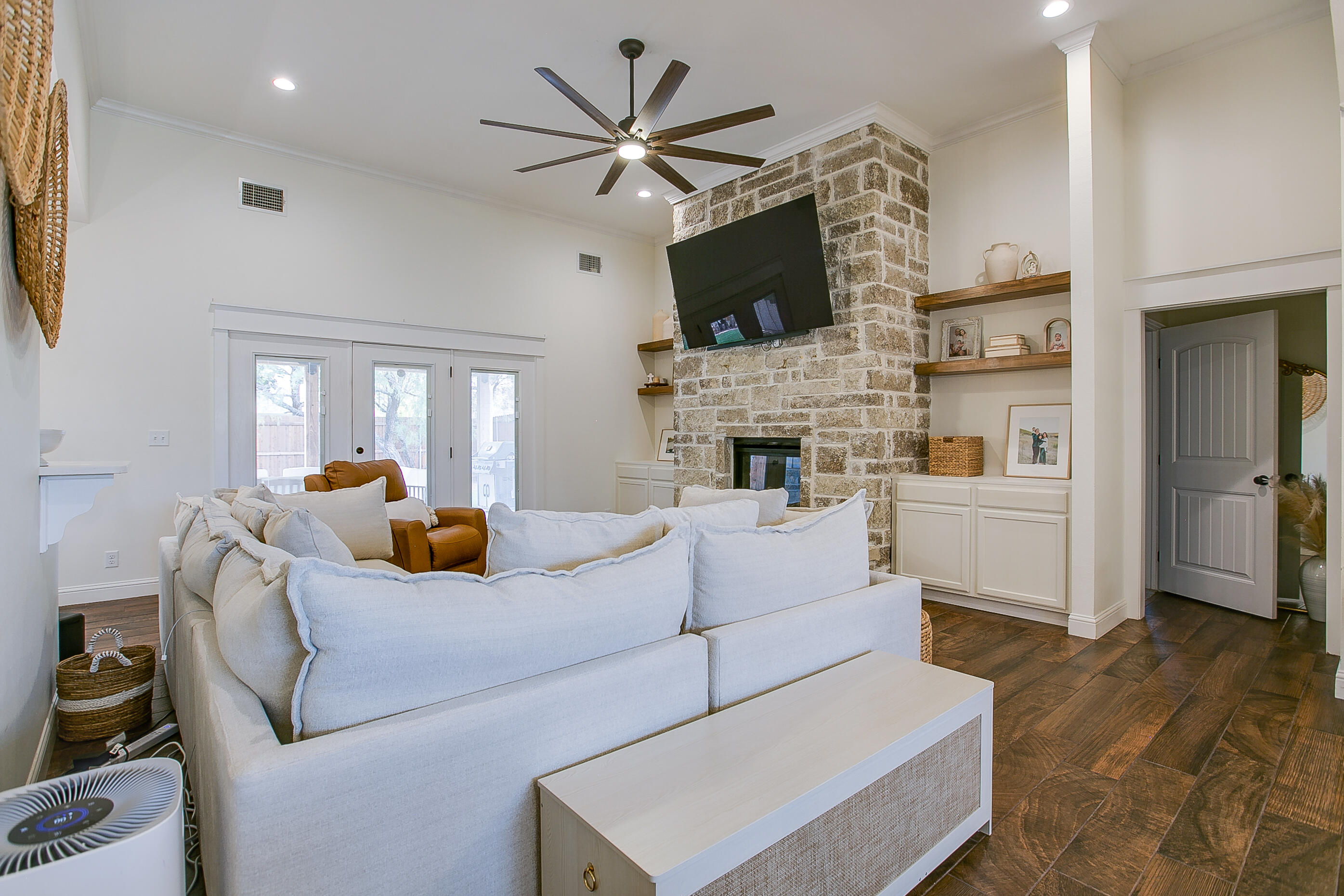 2025 Silver Creek Court Property Photo 12