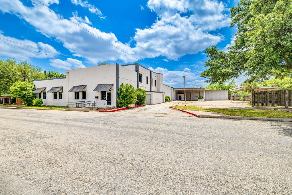 1317 Colorado Avenue Property Photo 3