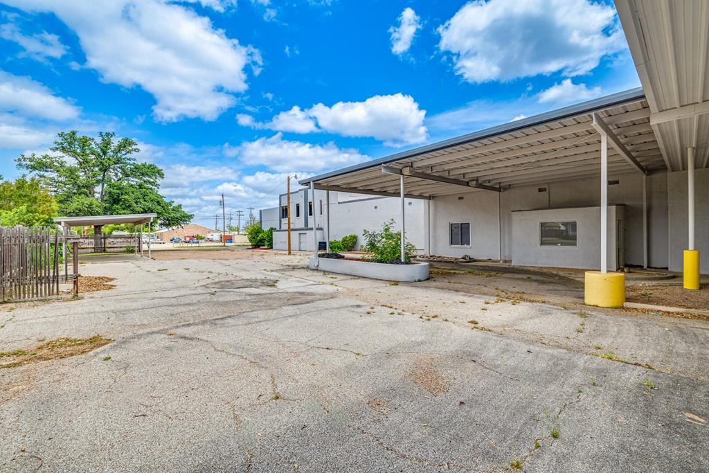 1317 Colorado Avenue Property Photo 10