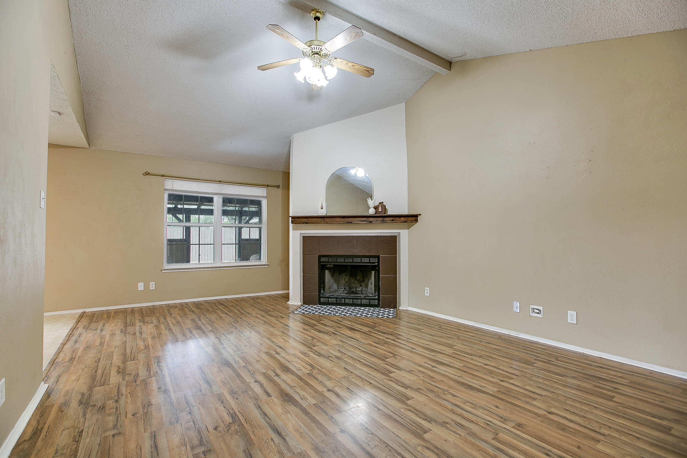 2306 1st Atlas Street Property Photo 6