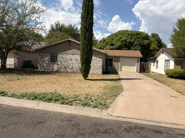 1121 Toby Lane Property Photo 1