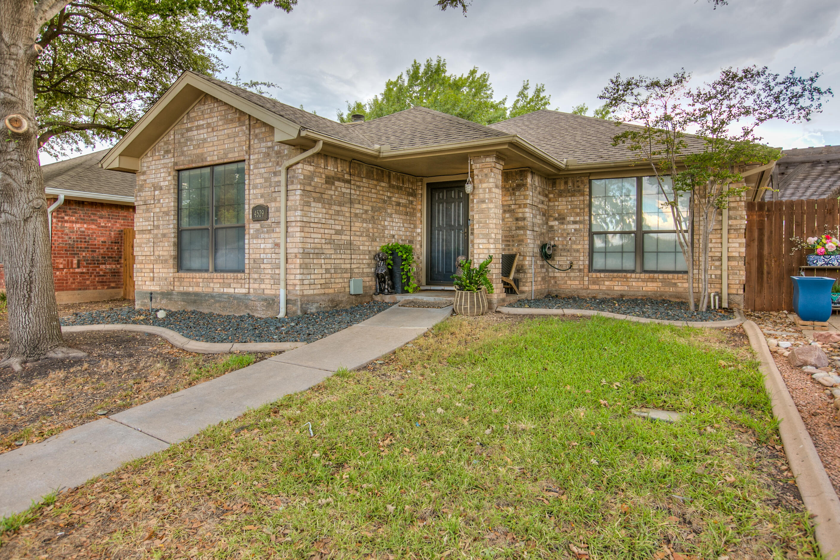 4529 Shingle Oak Lane Property Photo 1