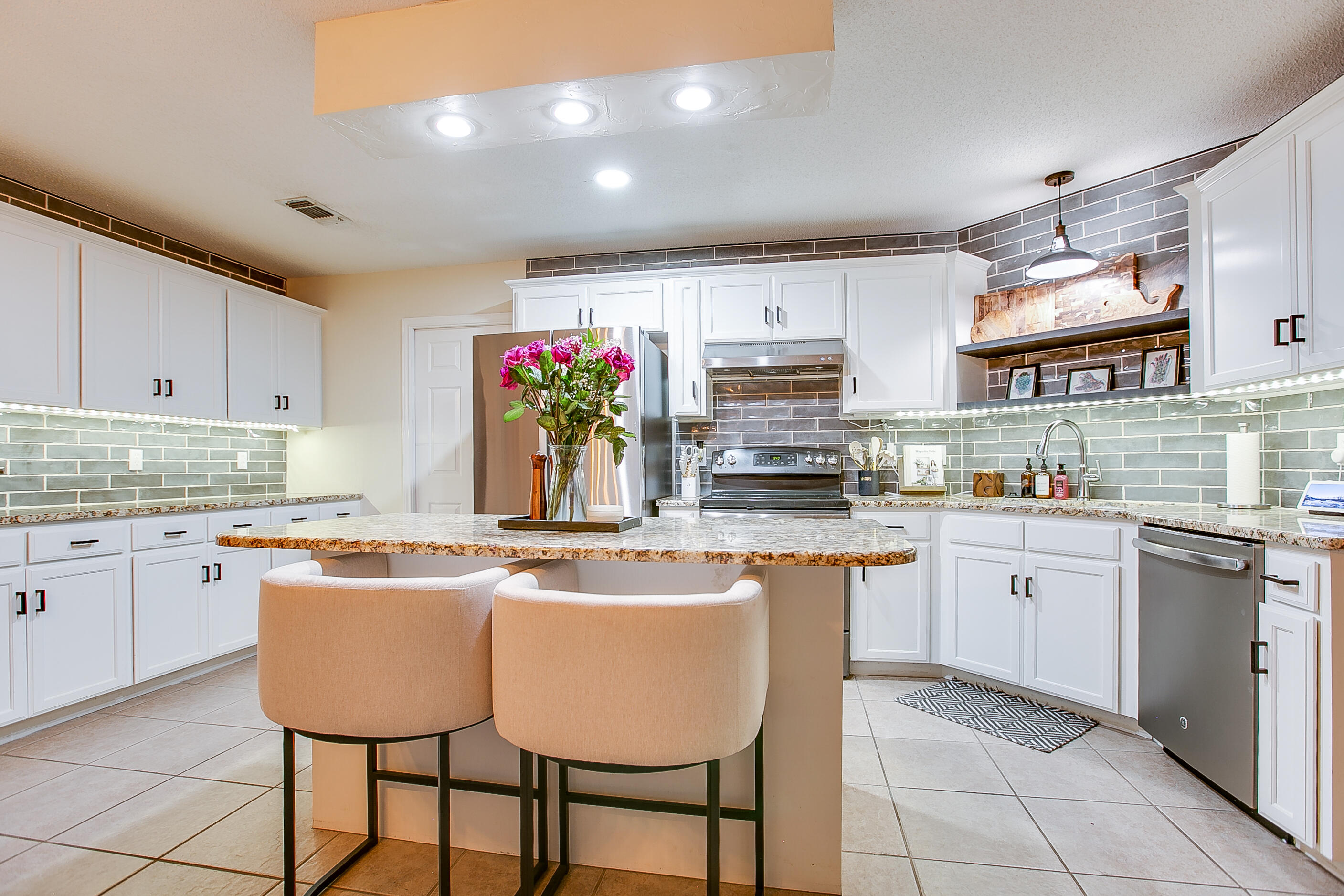 4529 Shingle Oak Lane Property Photo 8