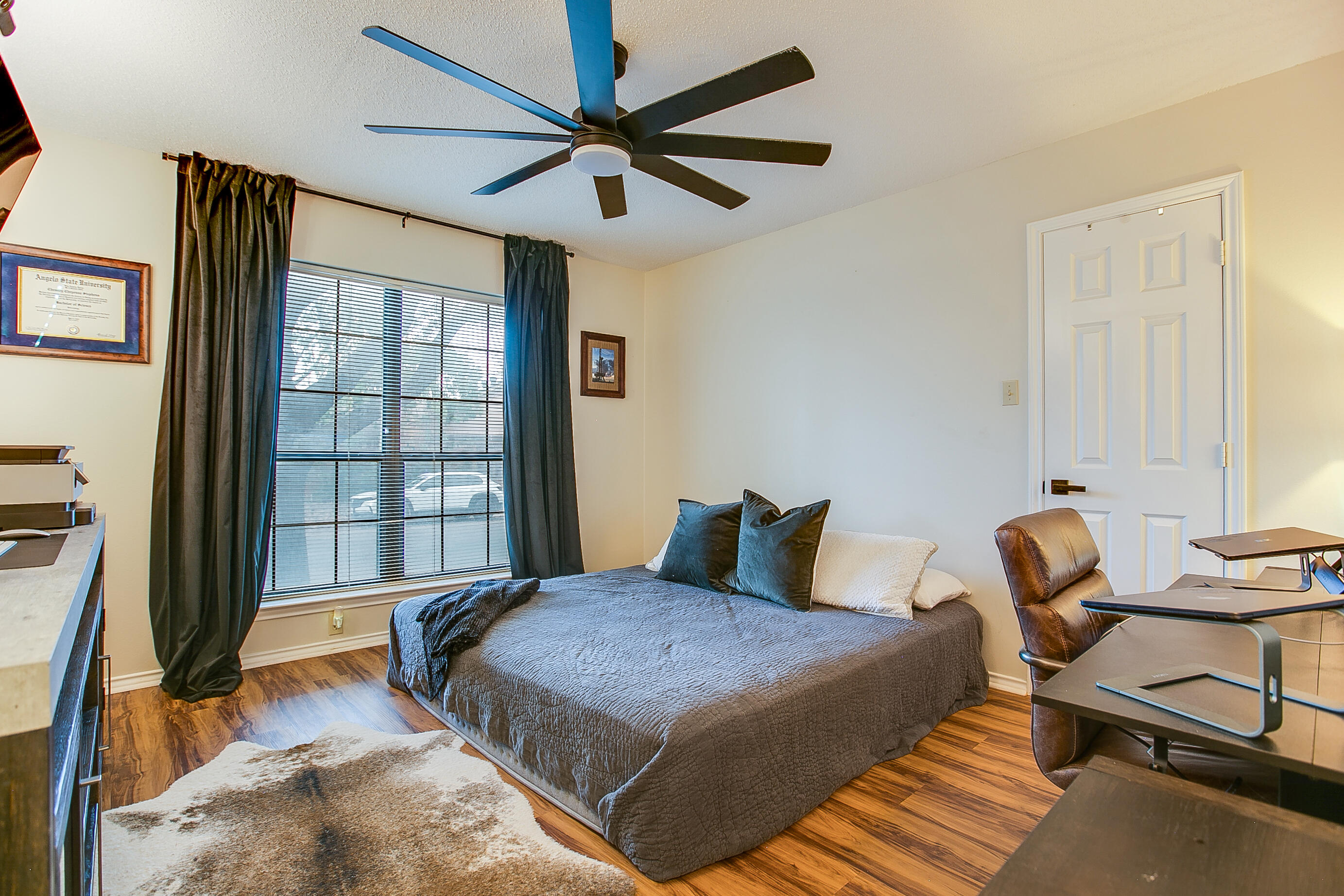 4529 Shingle Oak Lane Property Photo 14