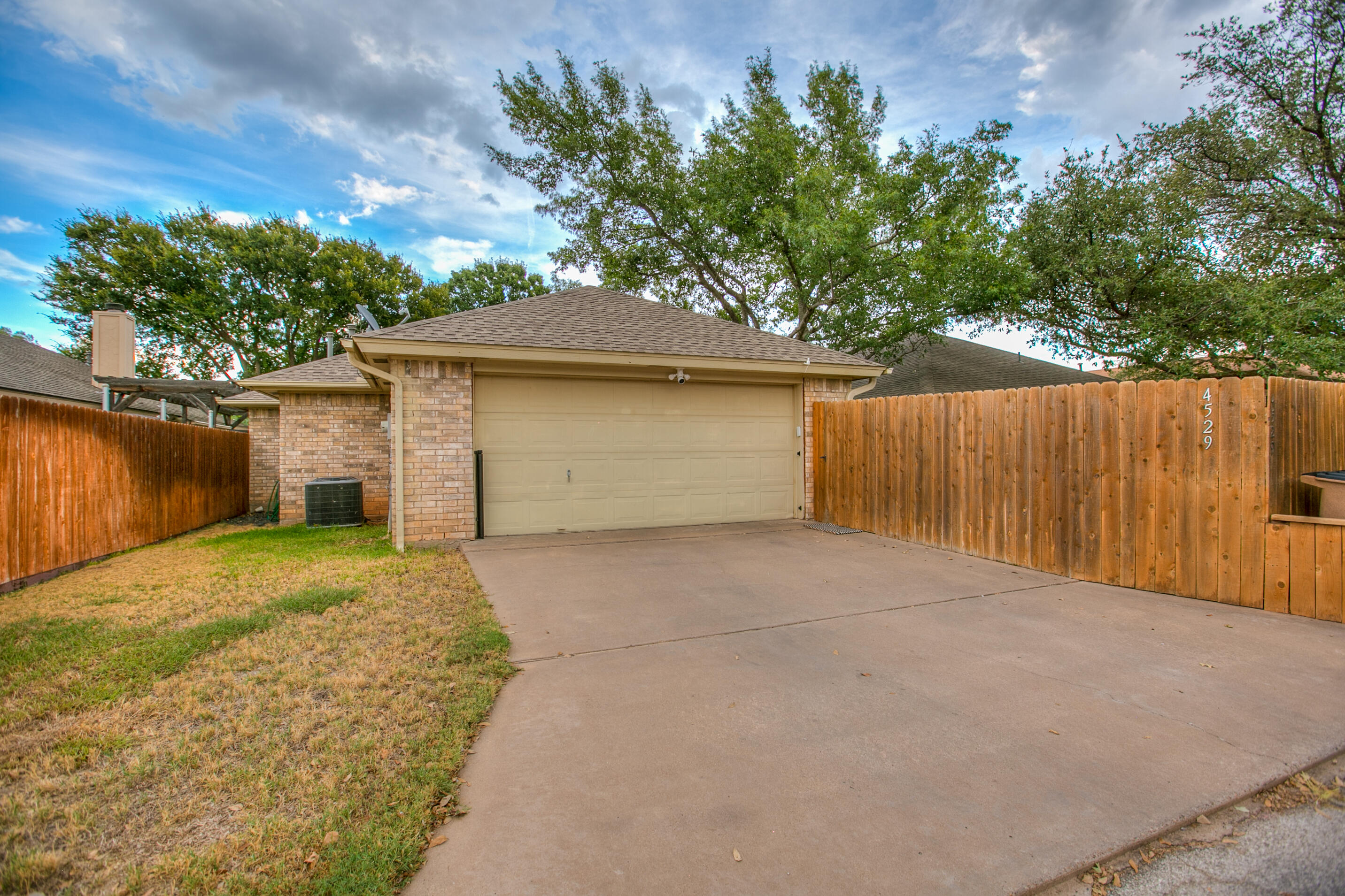 4529 Shingle Oak Lane Property Photo 18