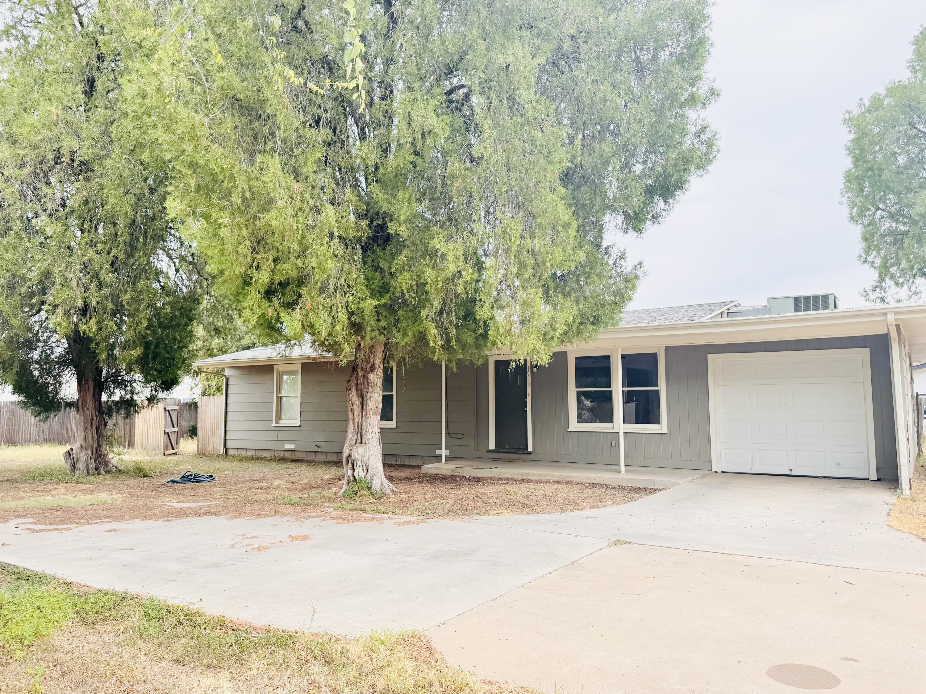 1530 Christoval Road Property Photo 2