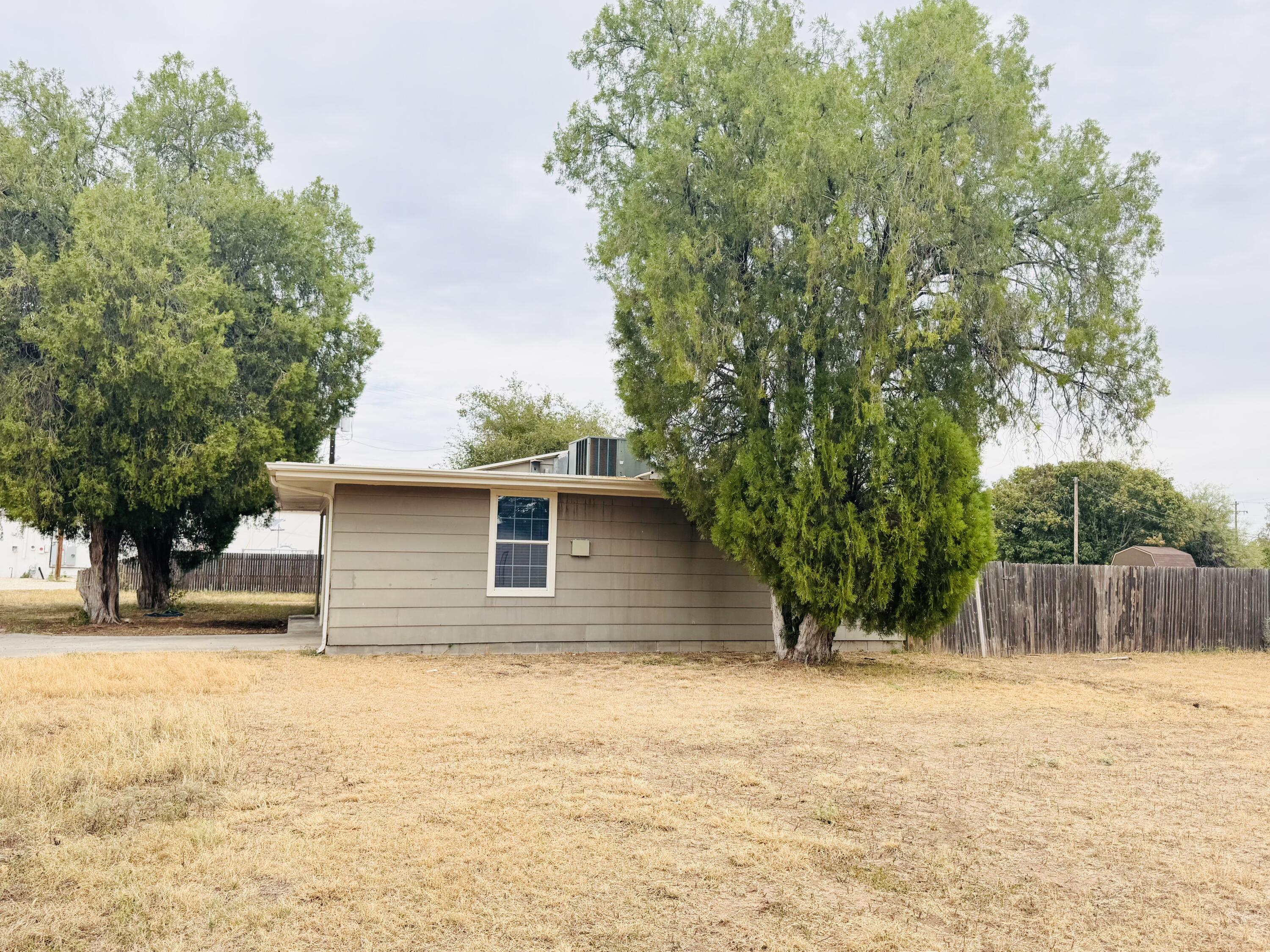 1530 Christoval Road Property Photo 3