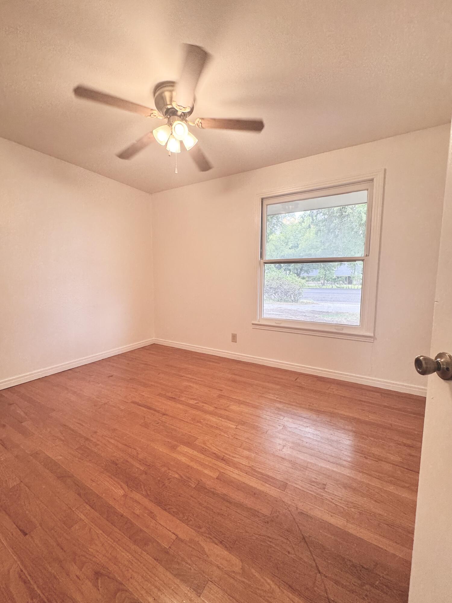 1530 Christoval Road Property Photo 9