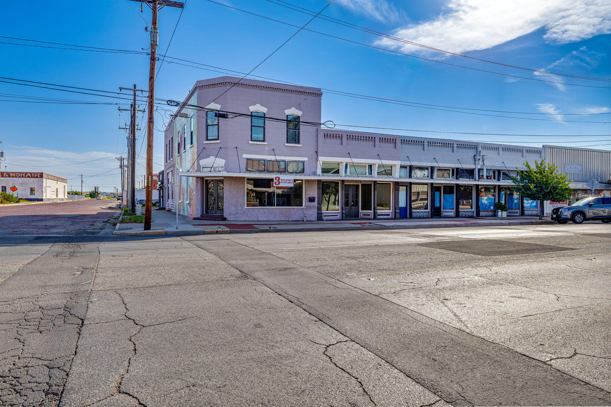 318 N Chadbourne Street Property Photo 4