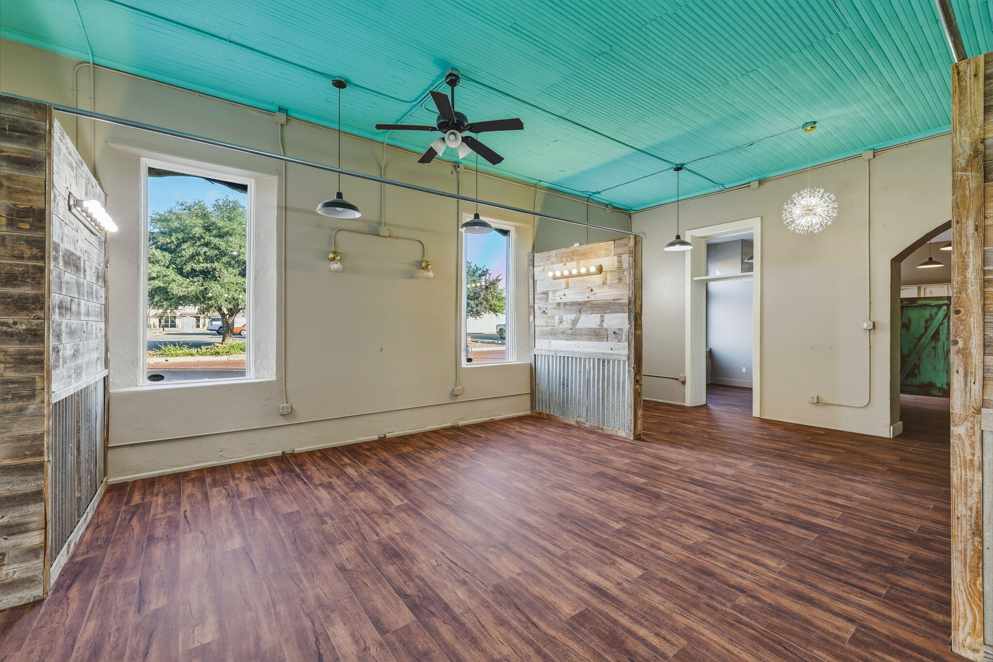 318 N Chadbourne Street Property Photo 10