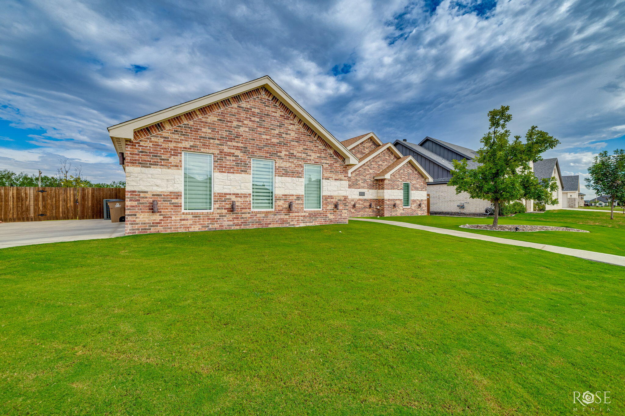 4714 Wolf Creek Drive Property Photo 2