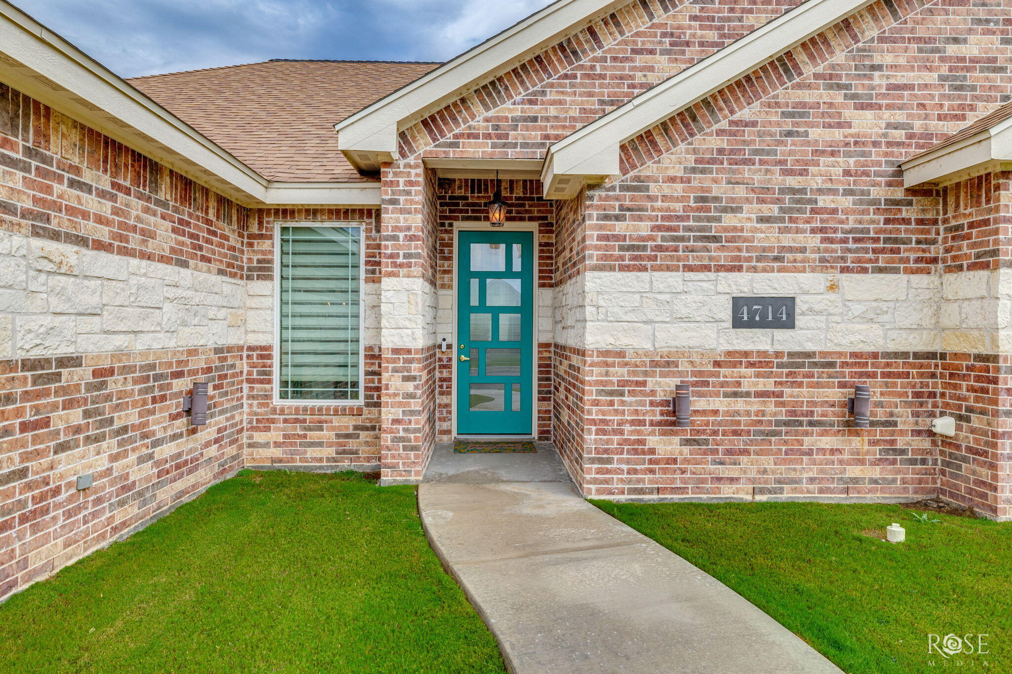4714 Wolf Creek Drive Property Photo 3