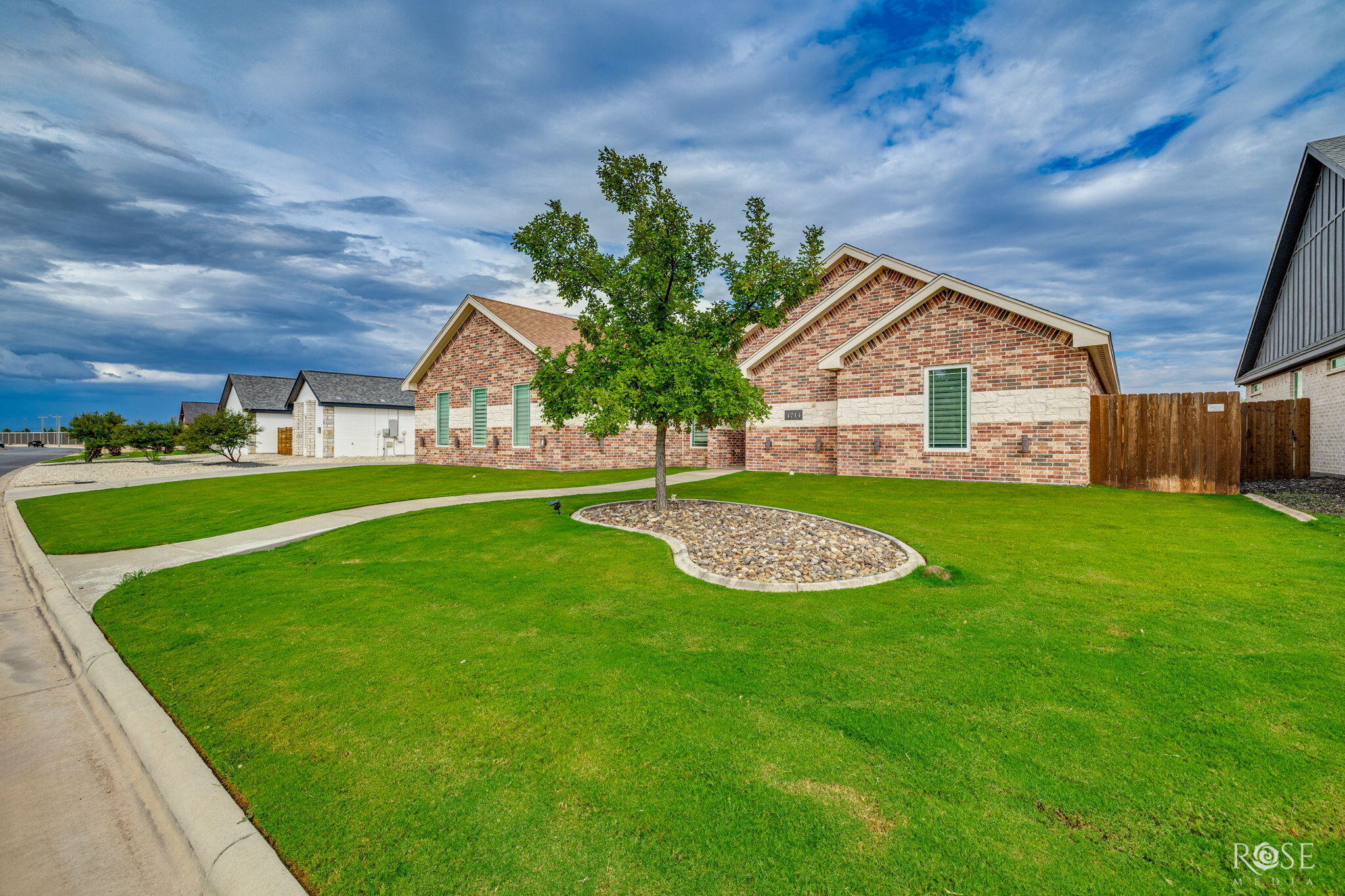 4714 Wolf Creek Drive Property Photo 4