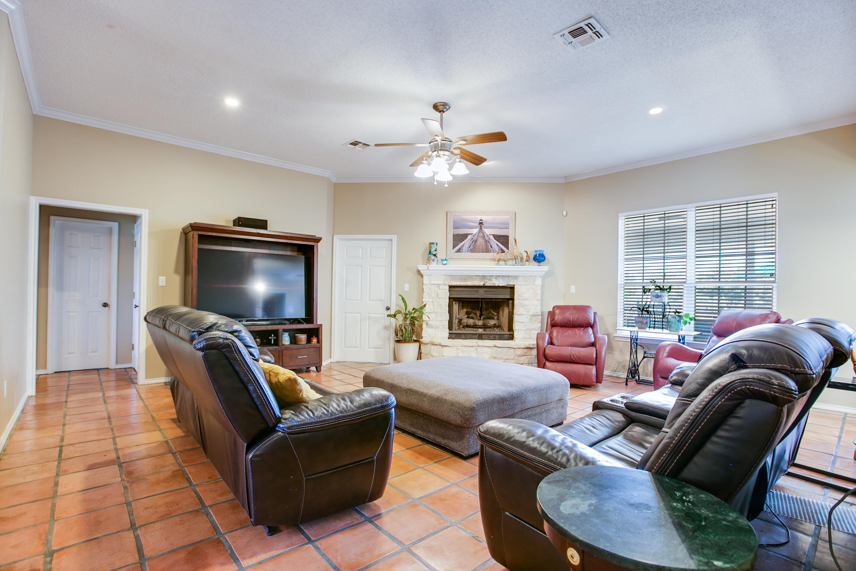 5909 Sussex Place Property Photo 11