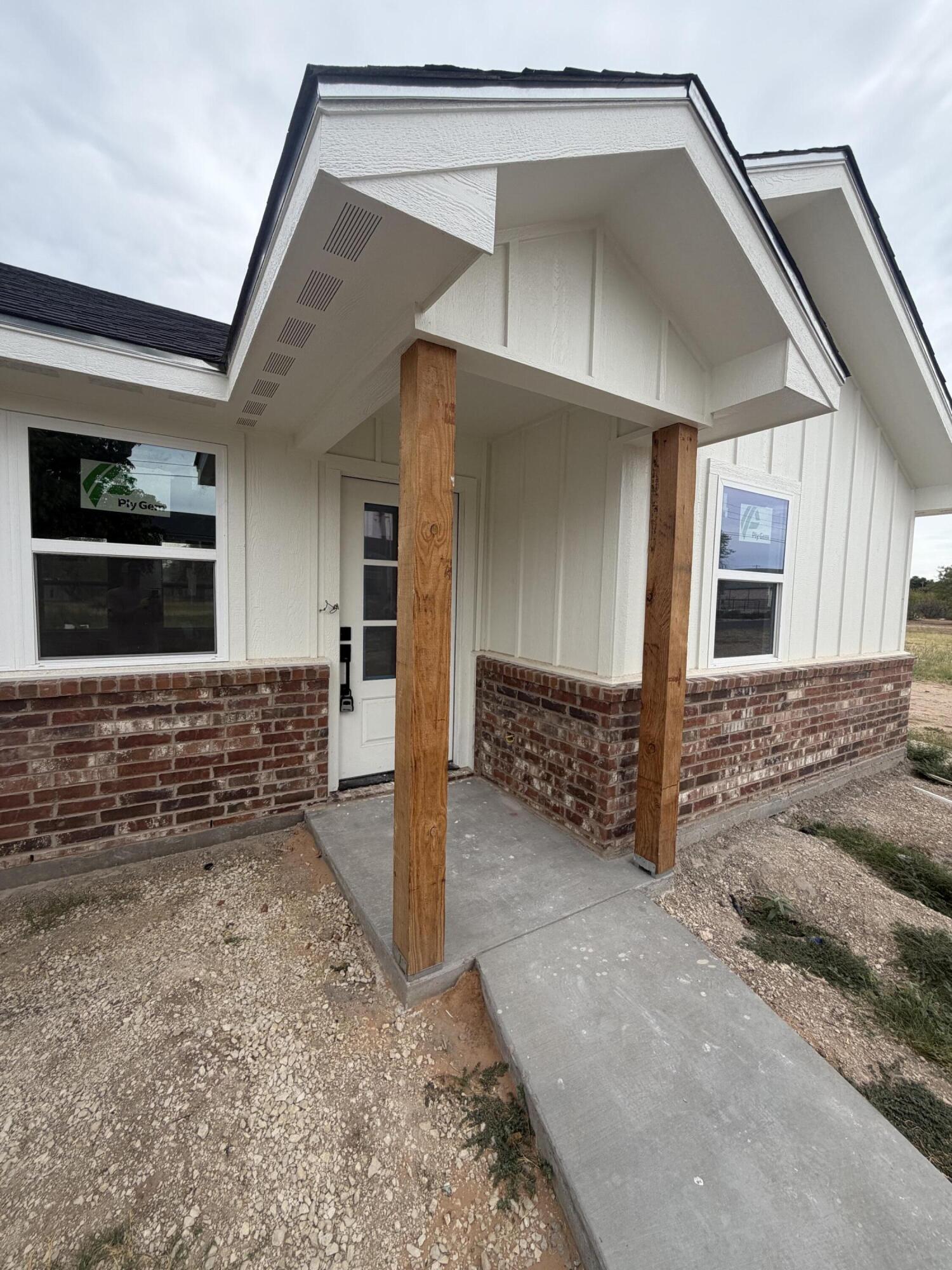 2023 Hudson Street Property Photo 3
