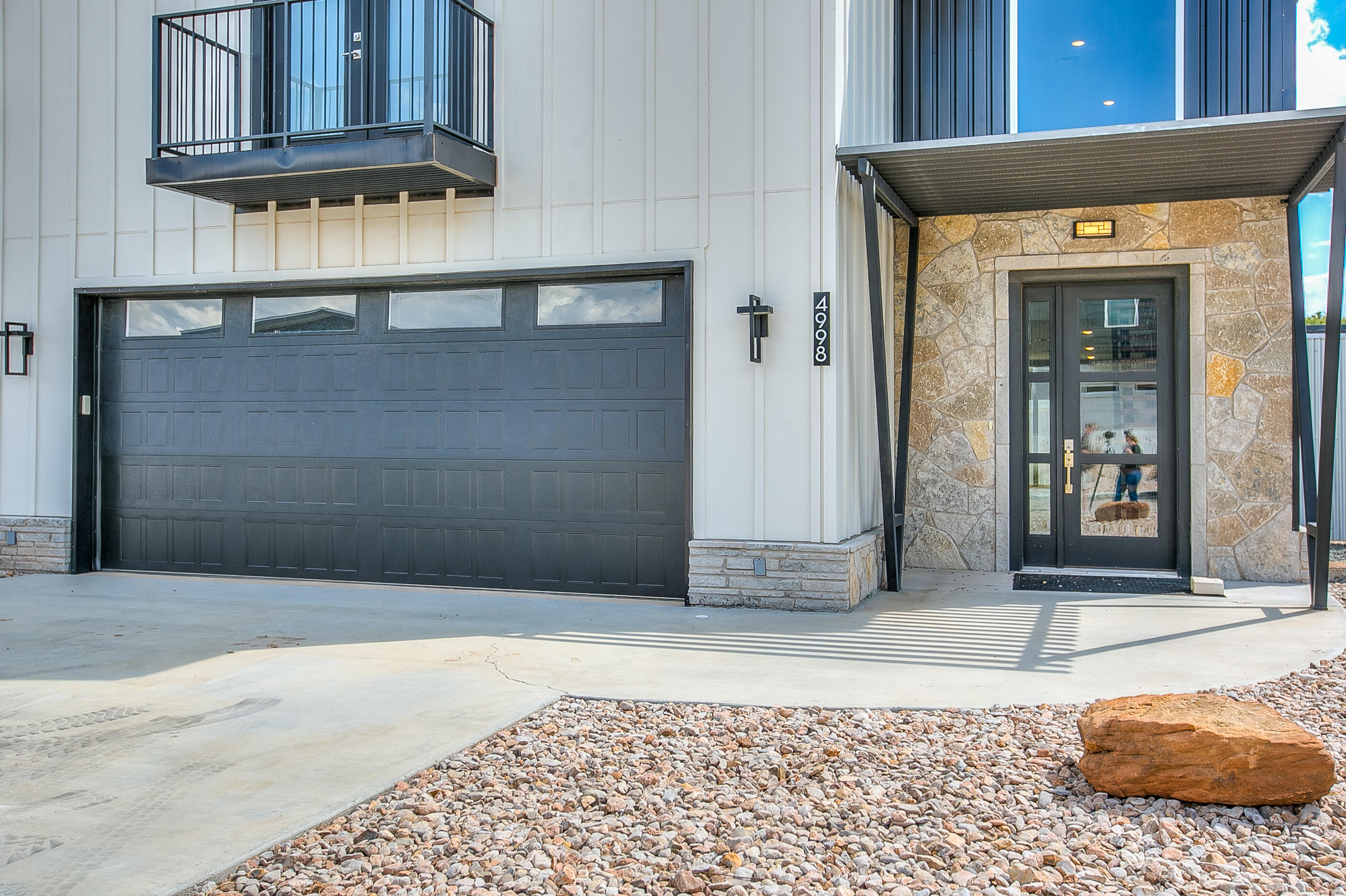 4998 Silver Creek Pass Property Photo 4