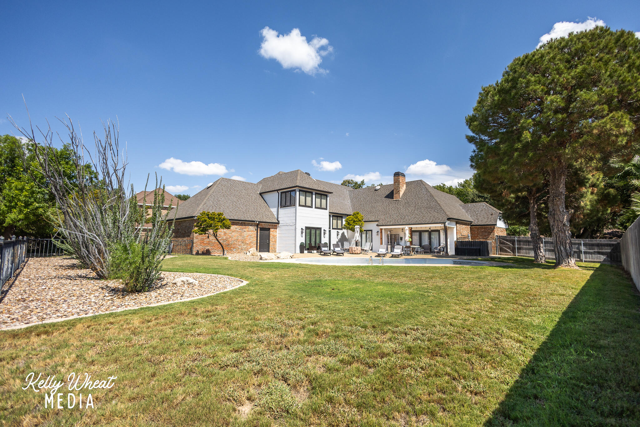 6609 Pinehurst Drive Property Photo 9