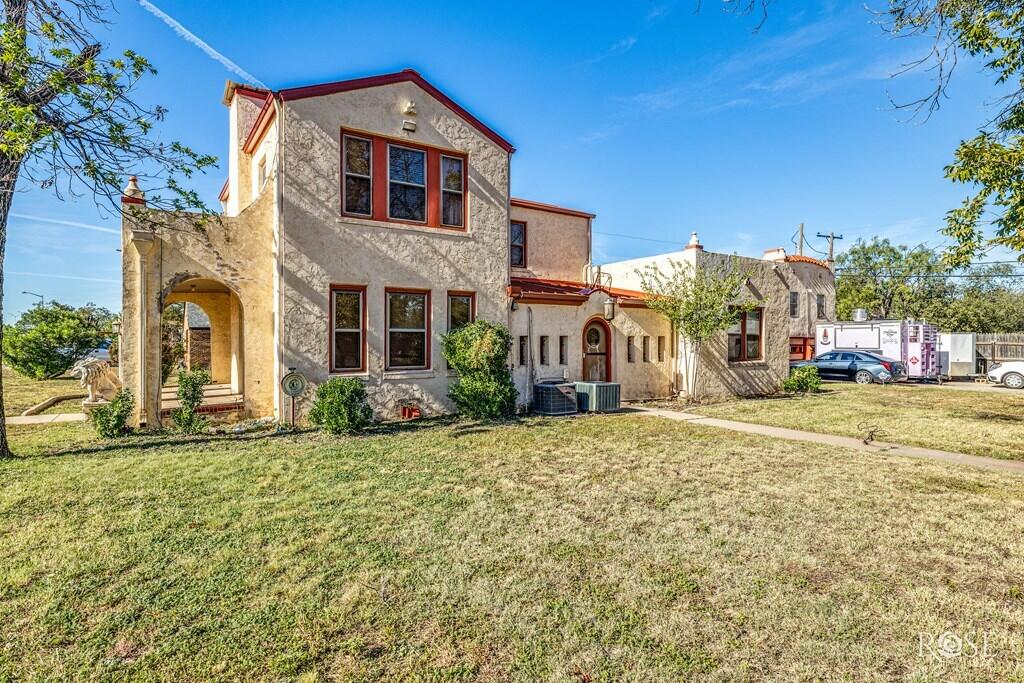 2318 Dallas Street Property Photo 1