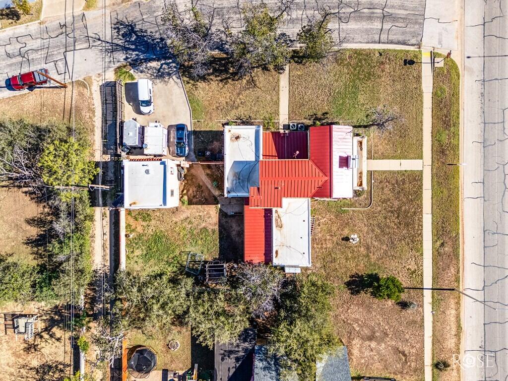 2318 Dallas Street Property Photo 6