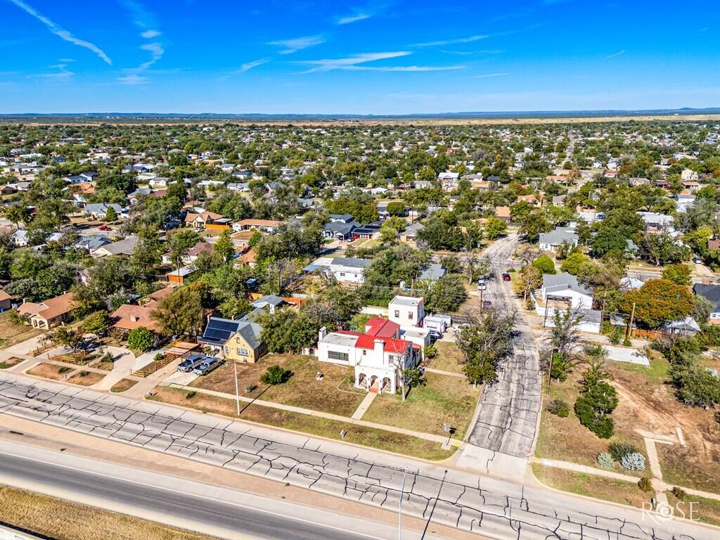 2318 Dallas Street Property Photo 7