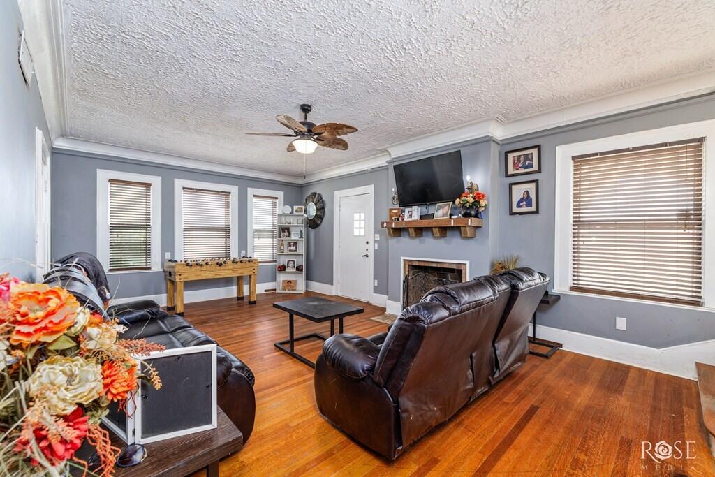 2318 Dallas Street Property Photo 27