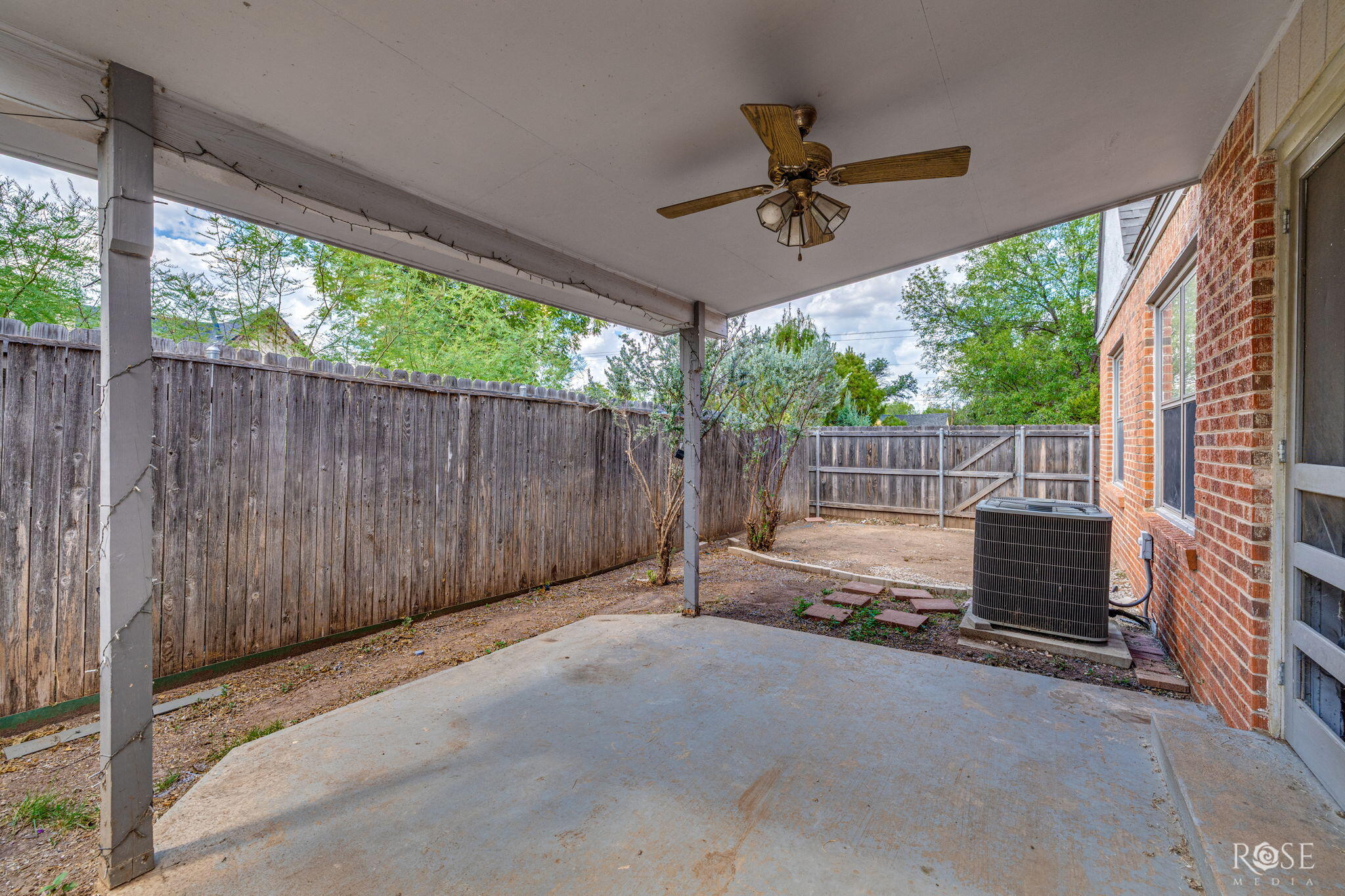 1815 W Avenue I Property Photo 4