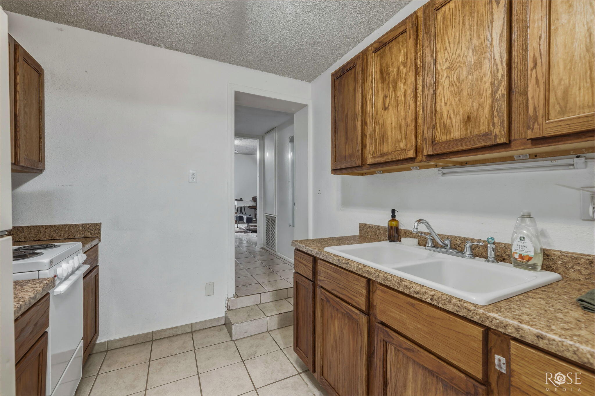 1815 W Avenue I Property Photo 5