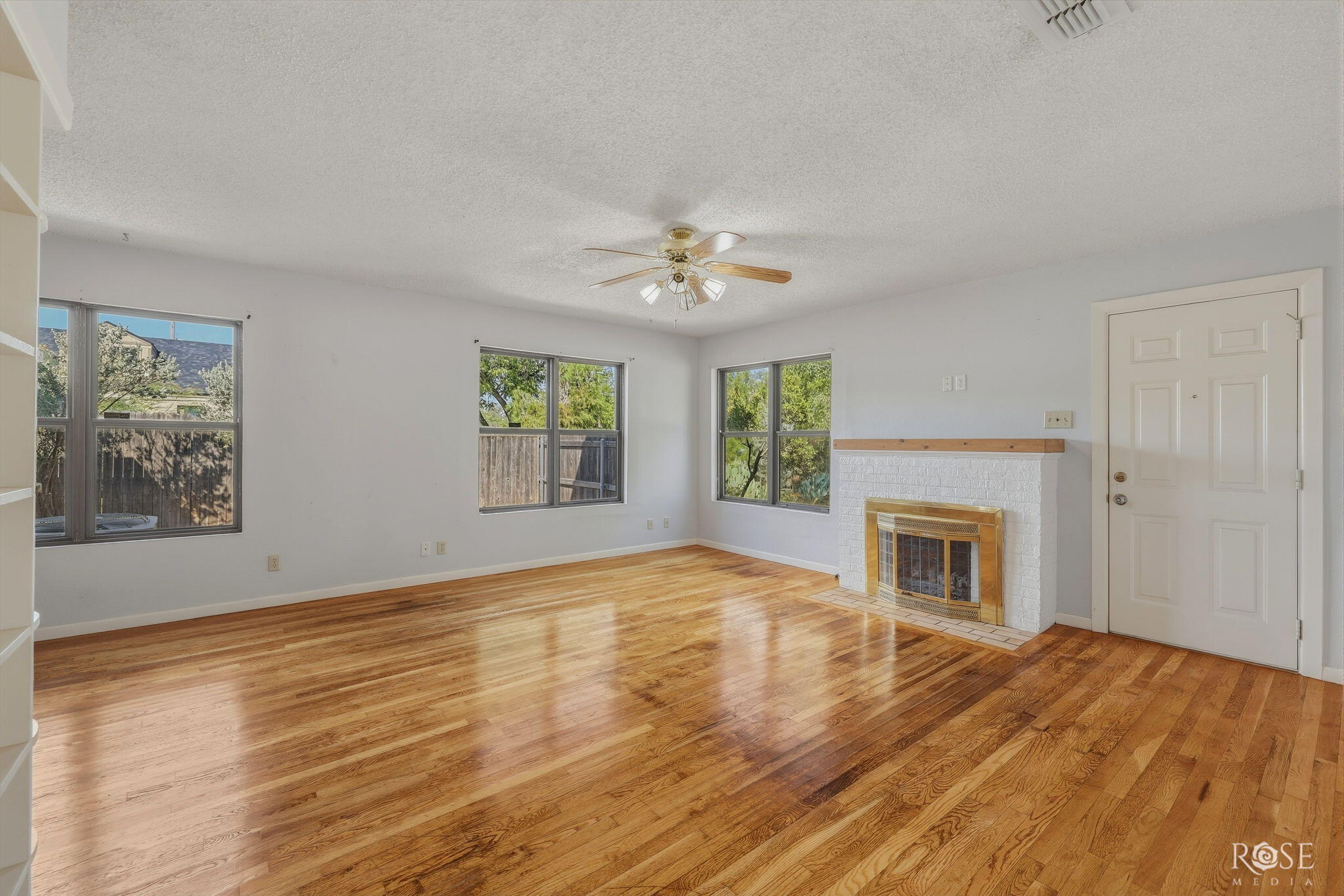1815 W Avenue I Property Photo 11