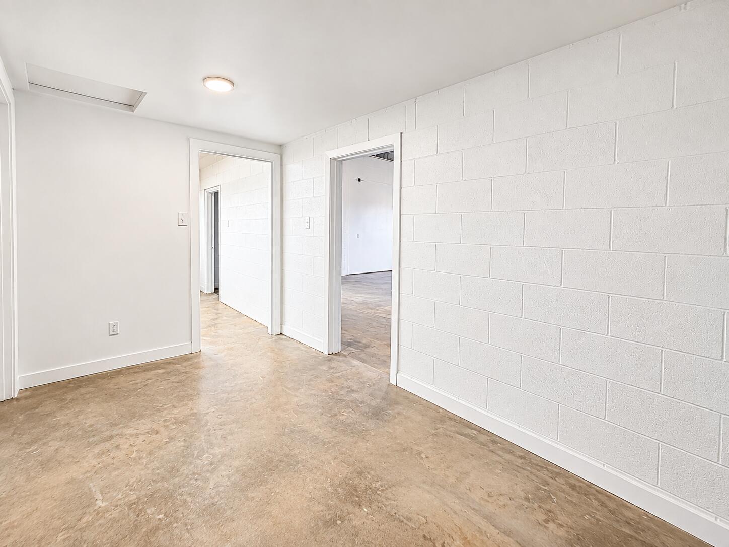 102 E 10th Street Property Photo 10