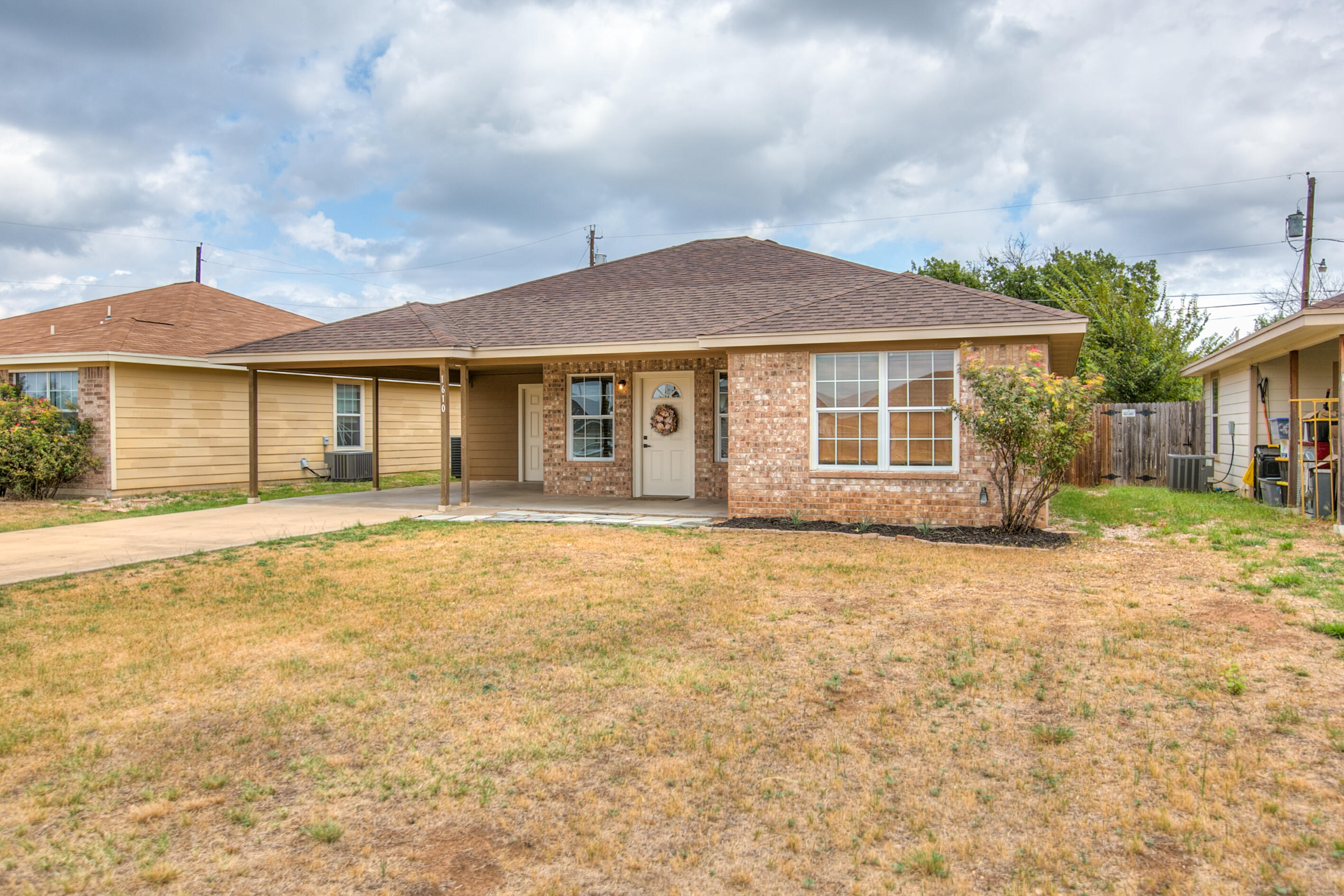 1610 Cloud Street Property Photo 3