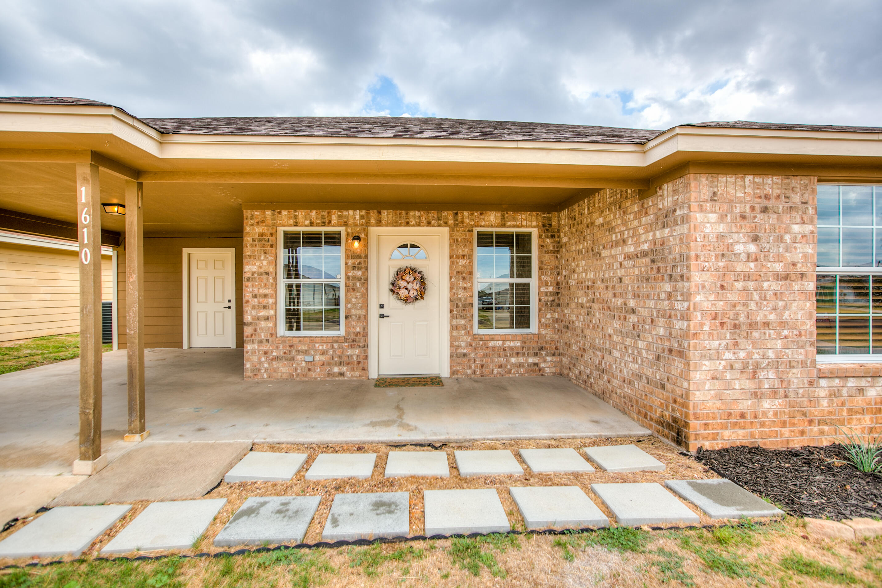 1610 Cloud Street Property Photo 5