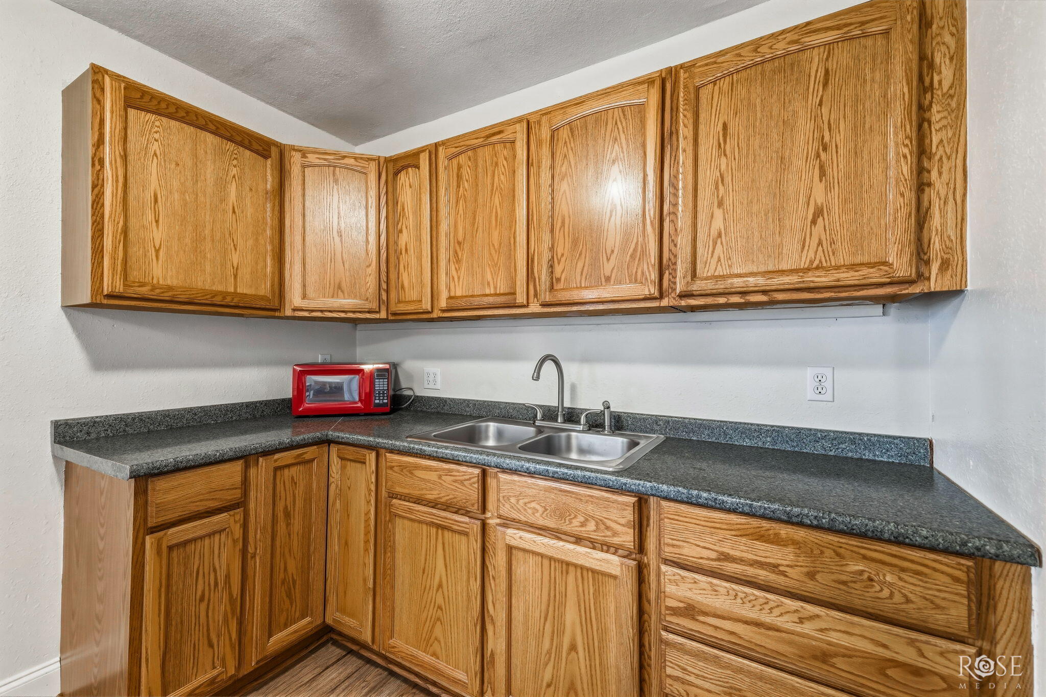 9697 Swain Road Property Photo 6