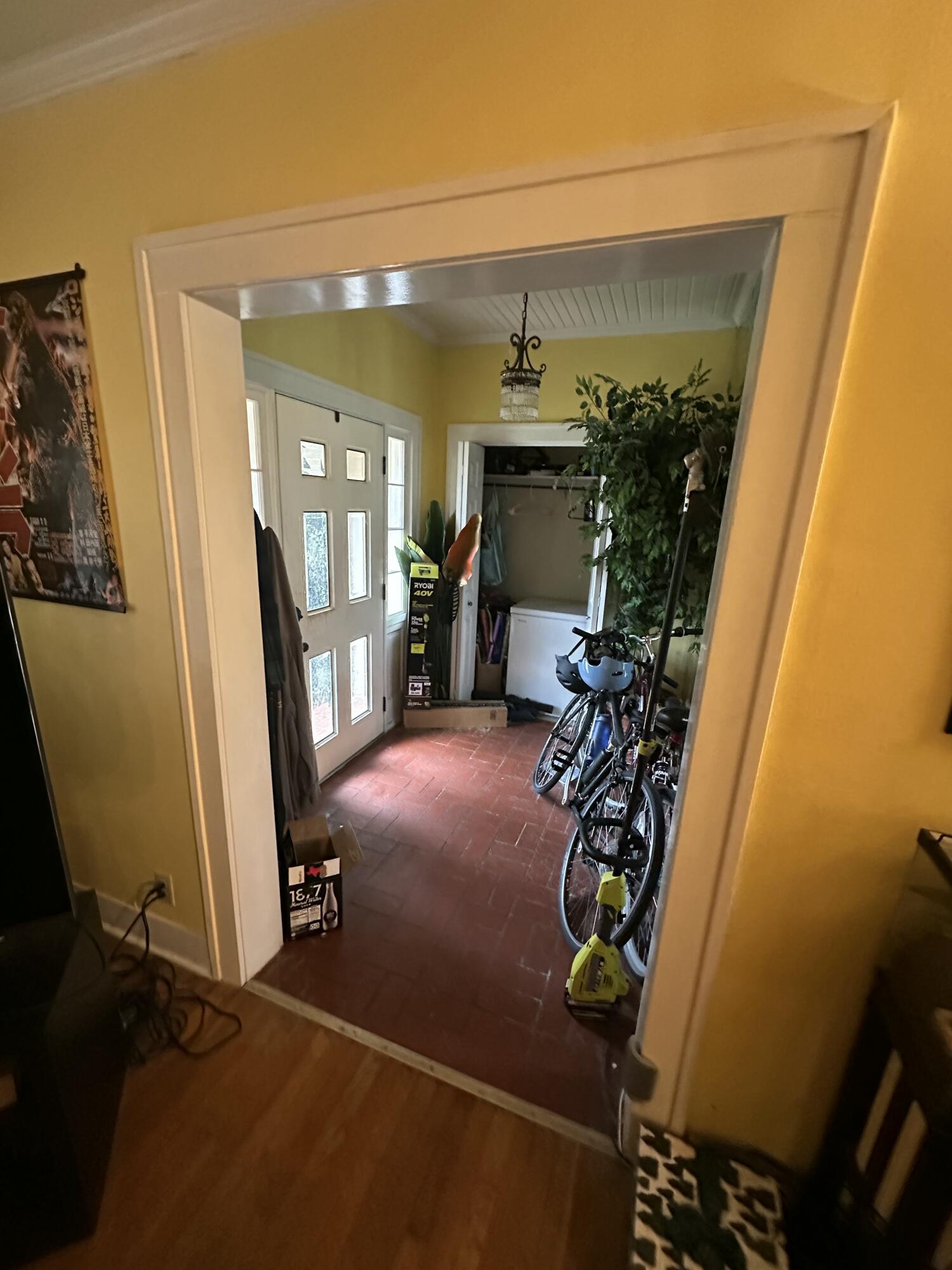 1001 Kenwood Drive Property Photo 4
