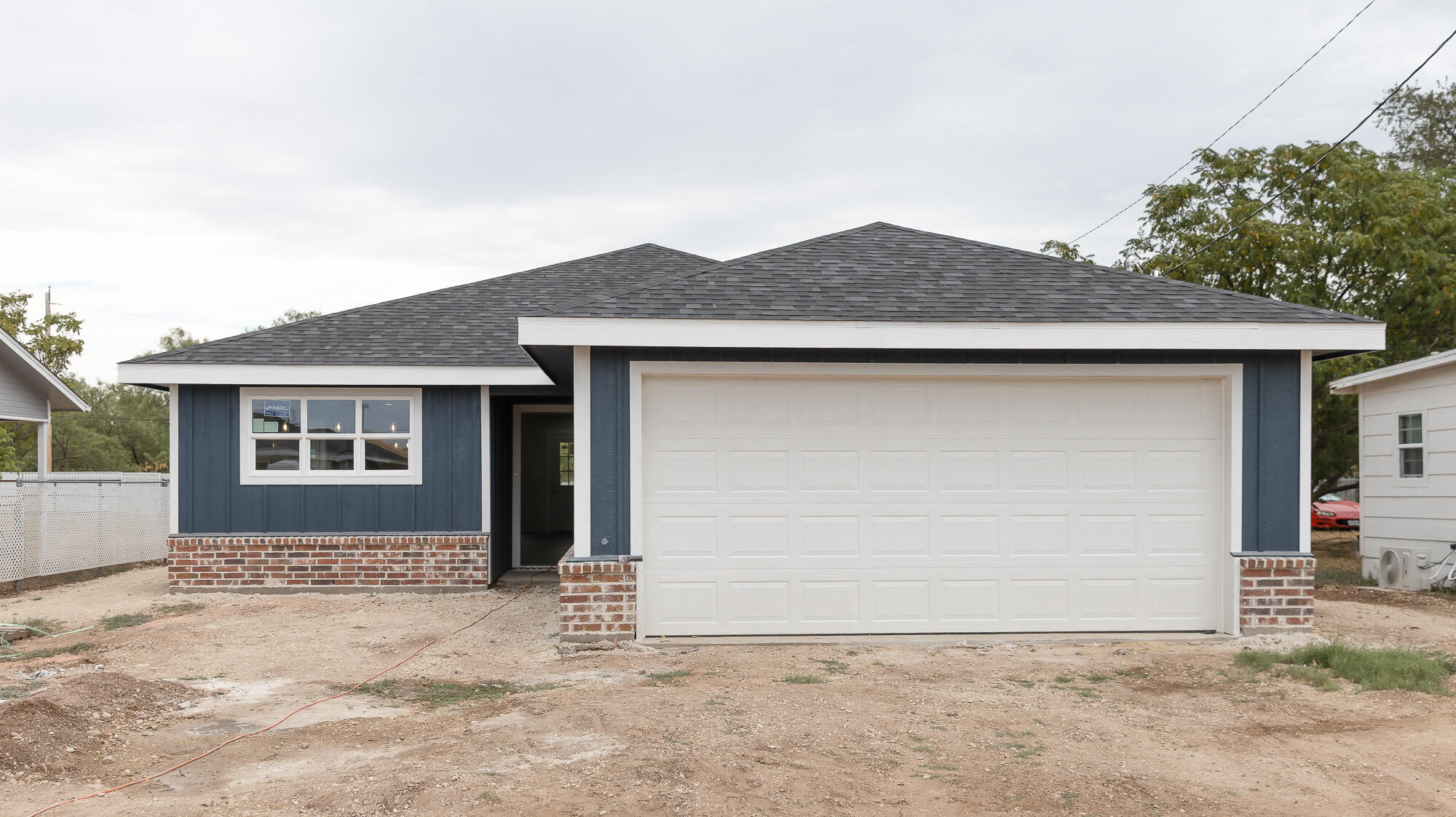 909 Murphy Street Property Photo 1