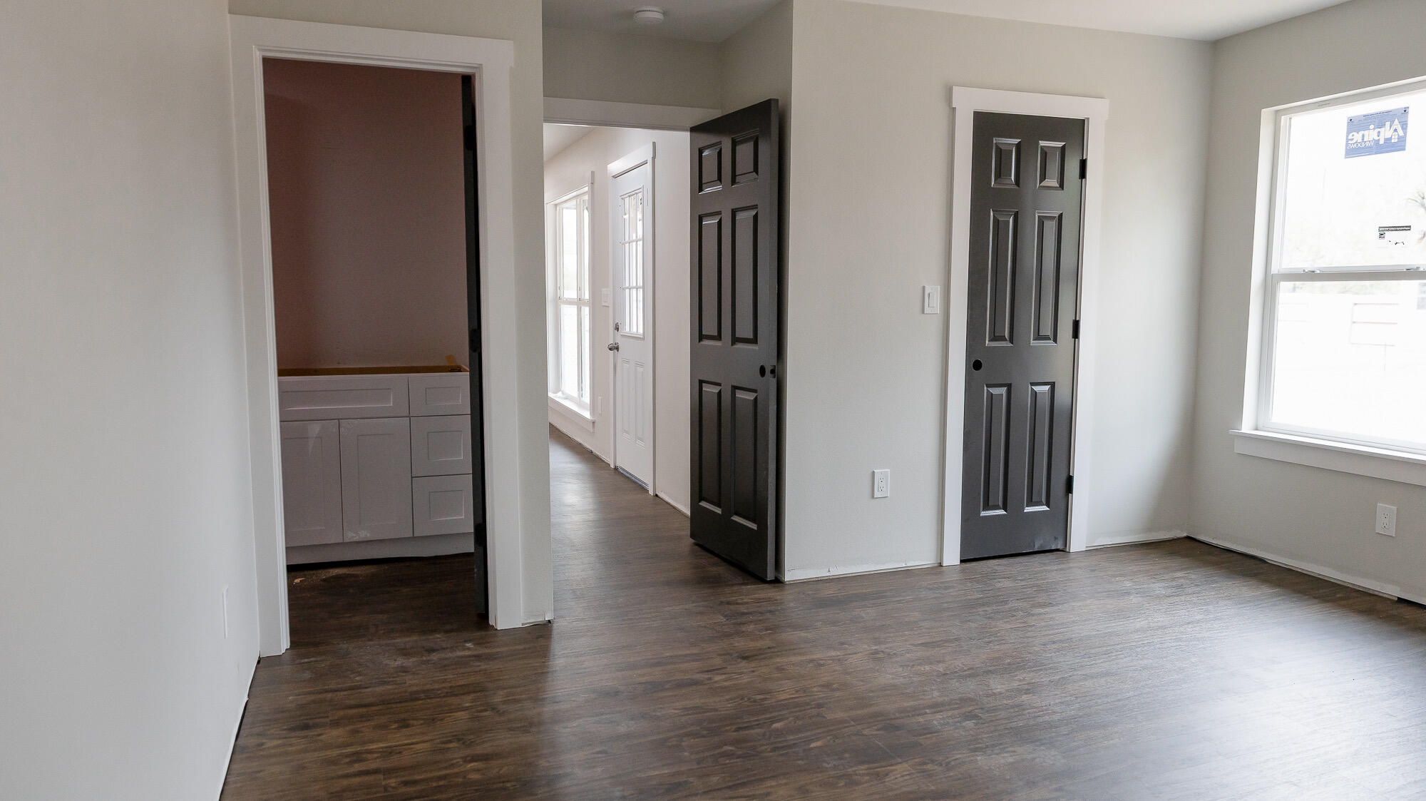909 Murphy Street Property Photo 14