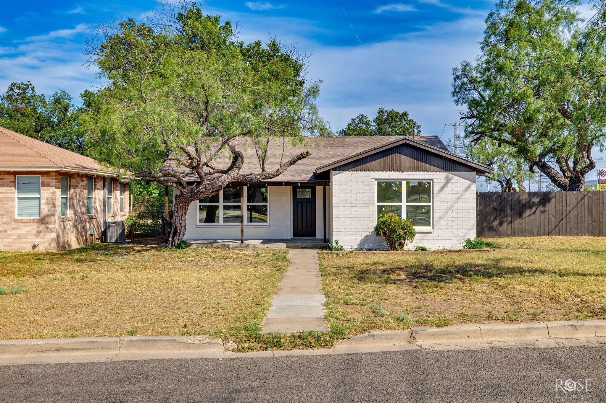 318 Glenmore Drive Property Photo 1