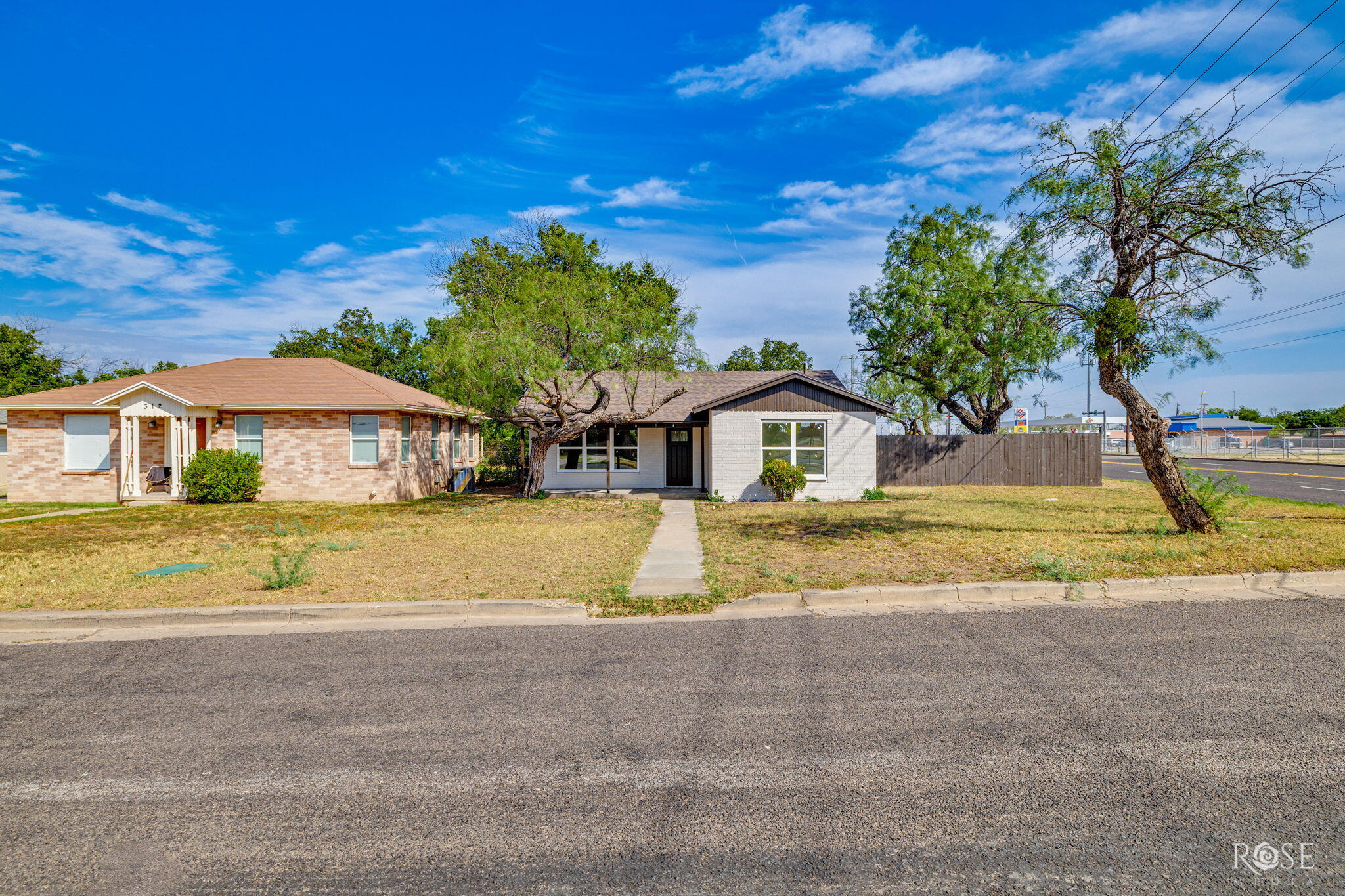 318 Glenmore Drive Property Photo 2