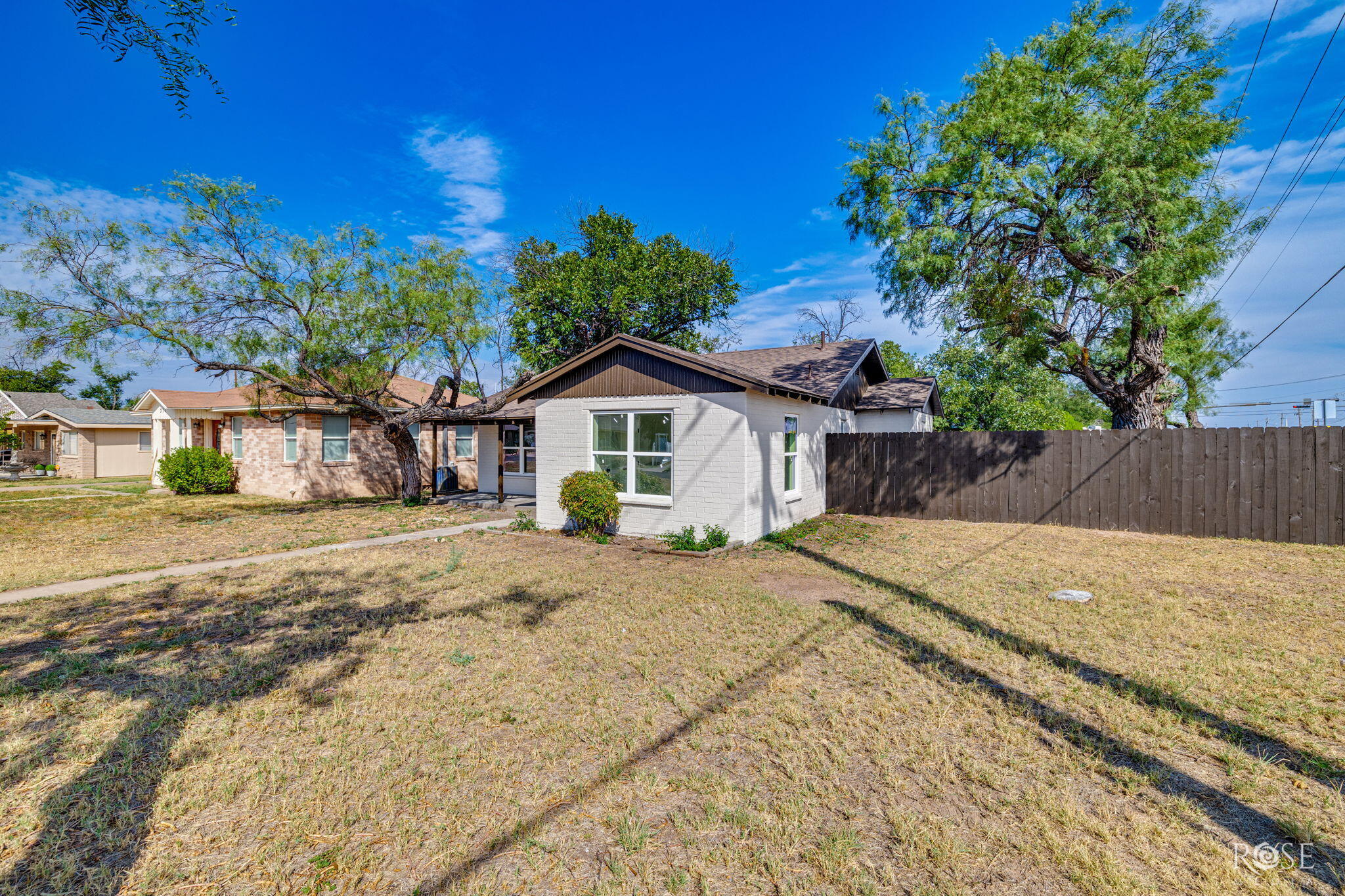 318 Glenmore Drive Property Photo 4
