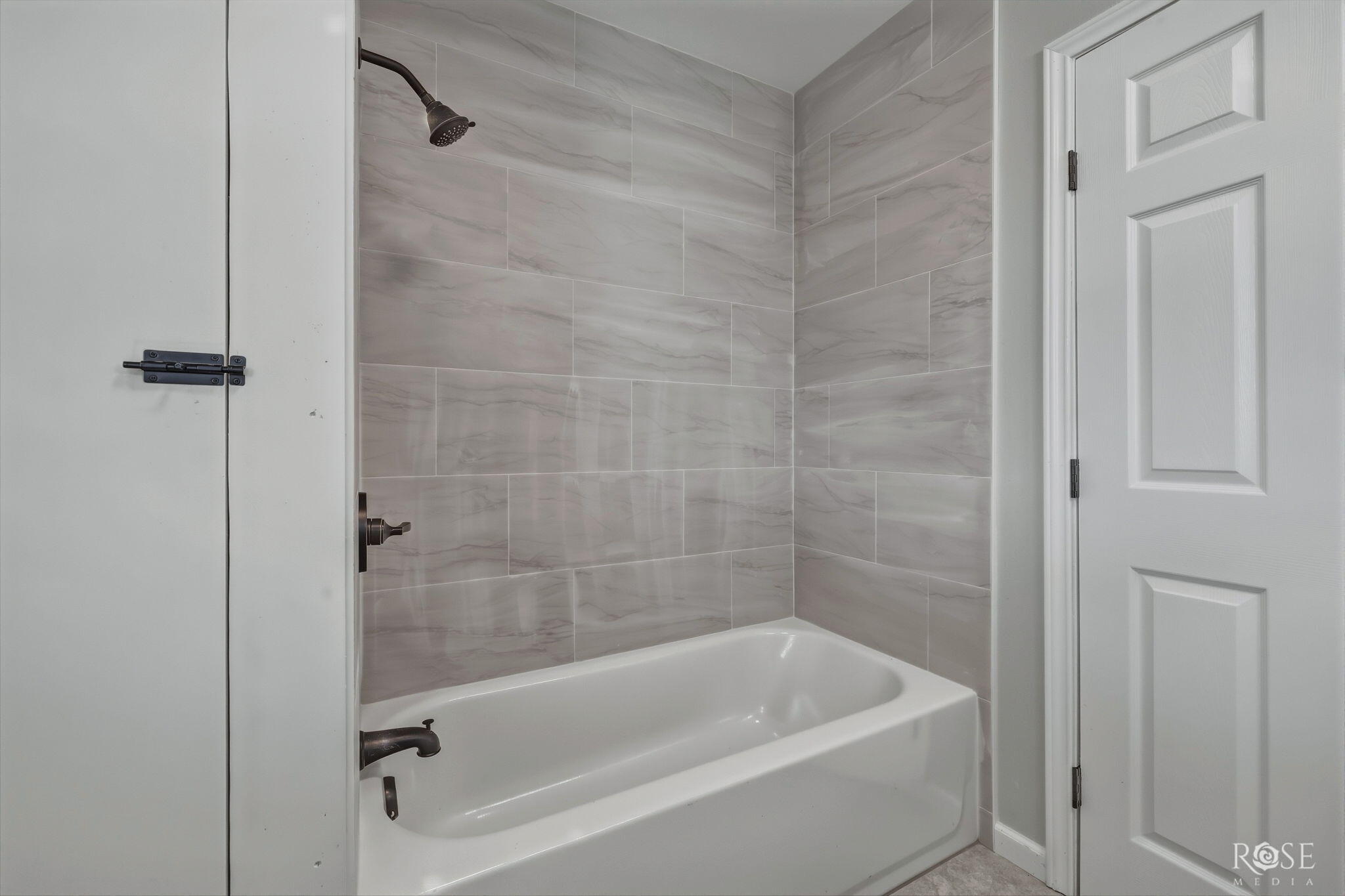 318 Glenmore Drive Property Photo 22