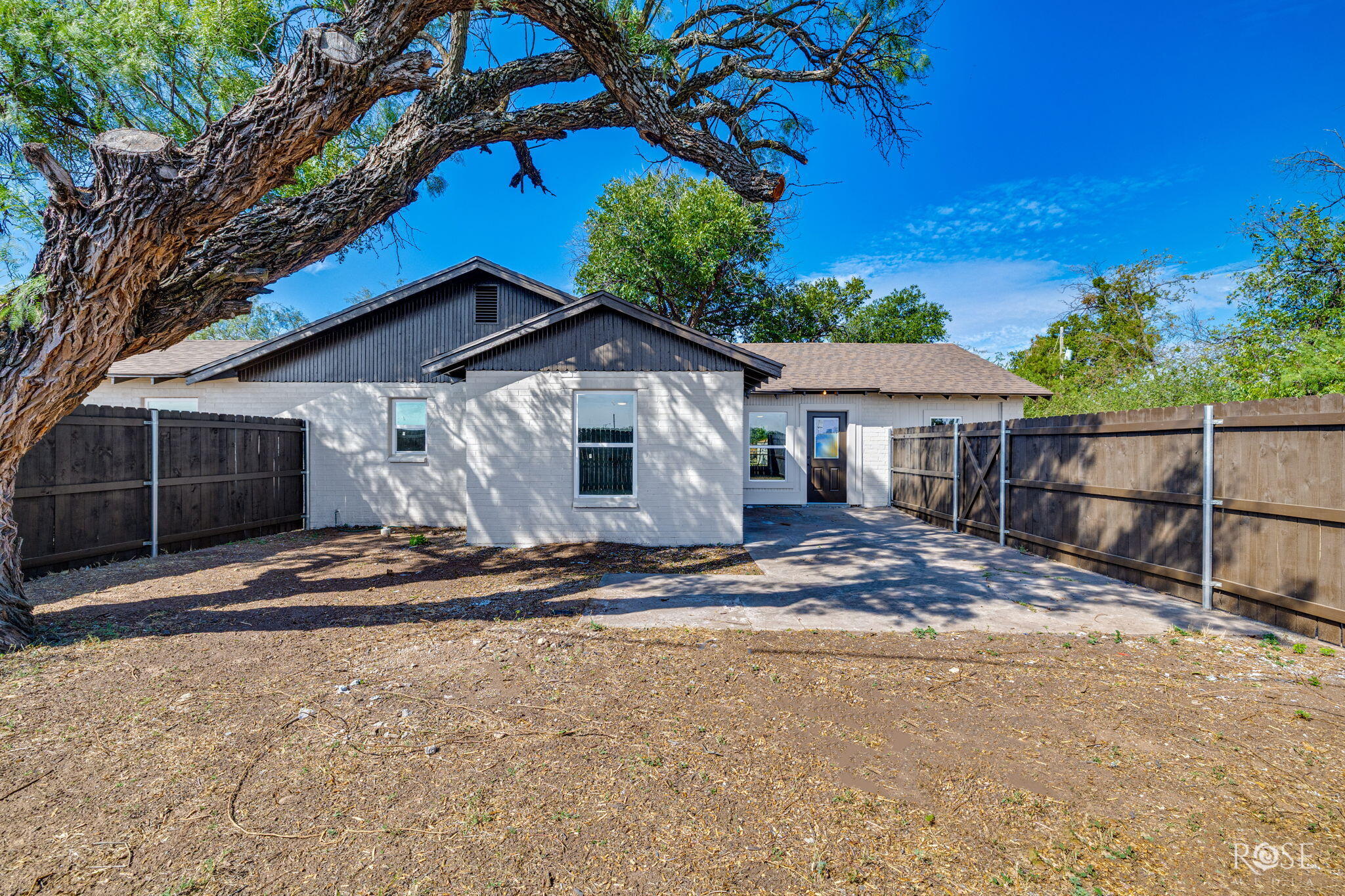 318 Glenmore Drive Property Photo 27