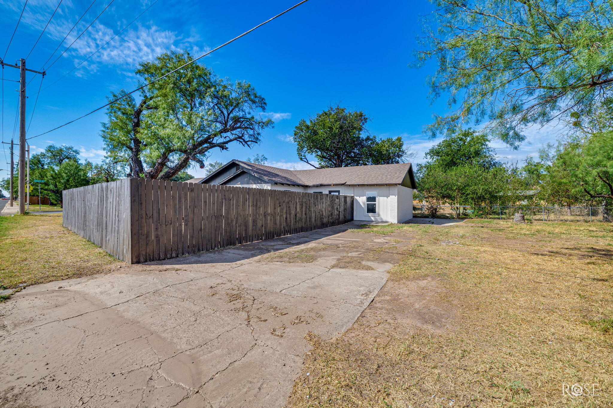 318 Glenmore Drive Property Photo 30
