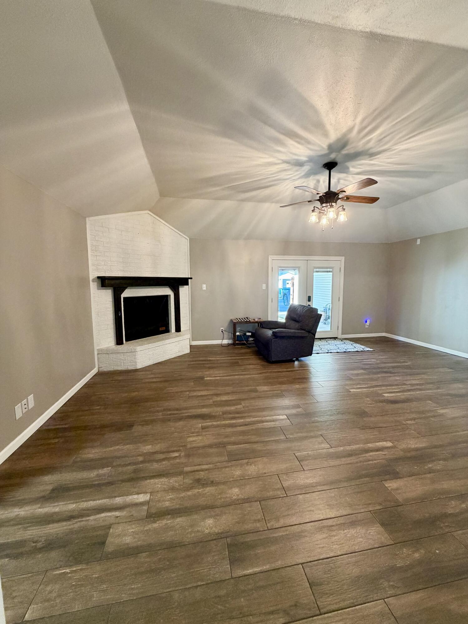 3314 Maplewood Drive Property Photo 7