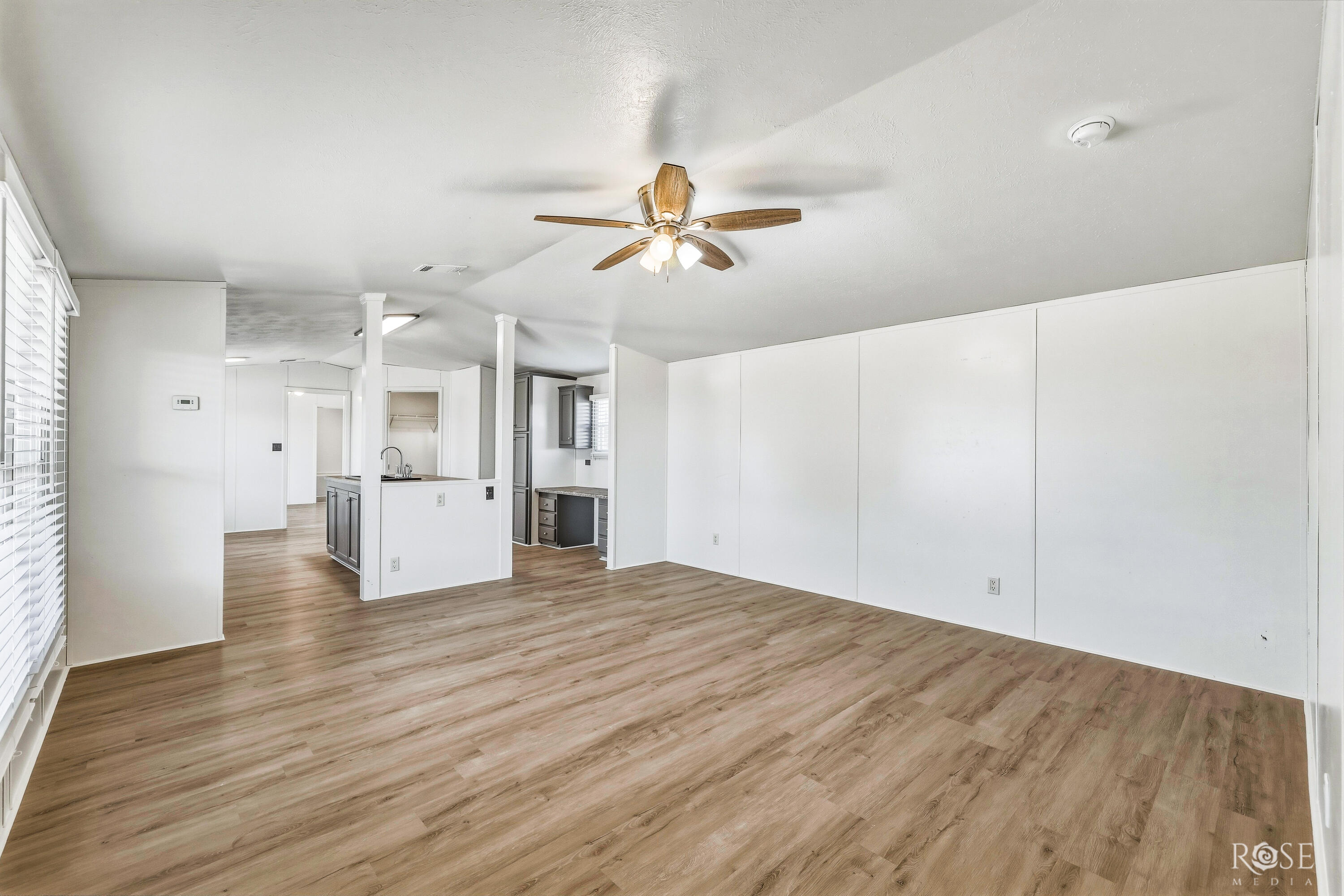 2870 E Valley Drive Property Photo 5