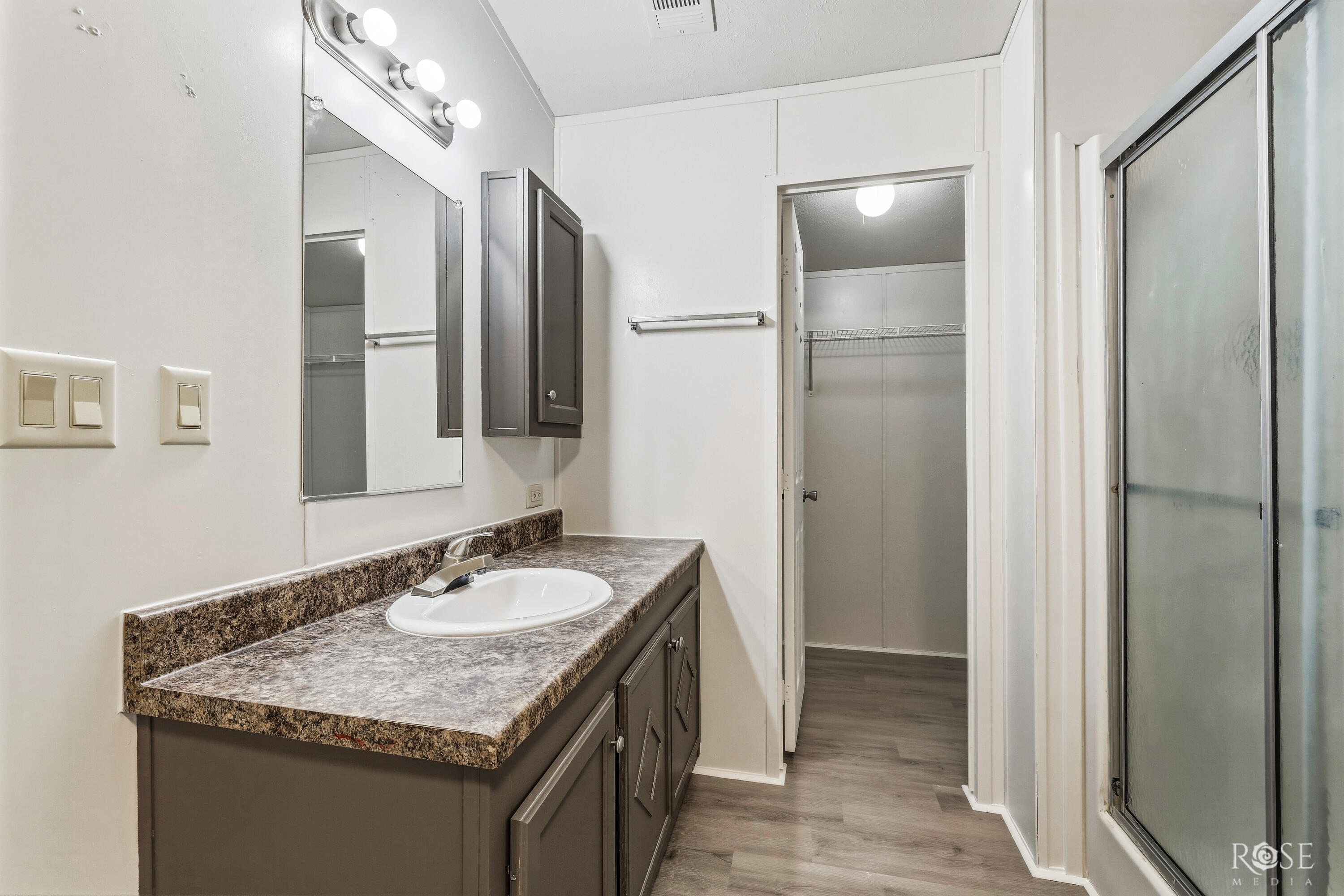 2870 E Valley Drive Property Photo 11