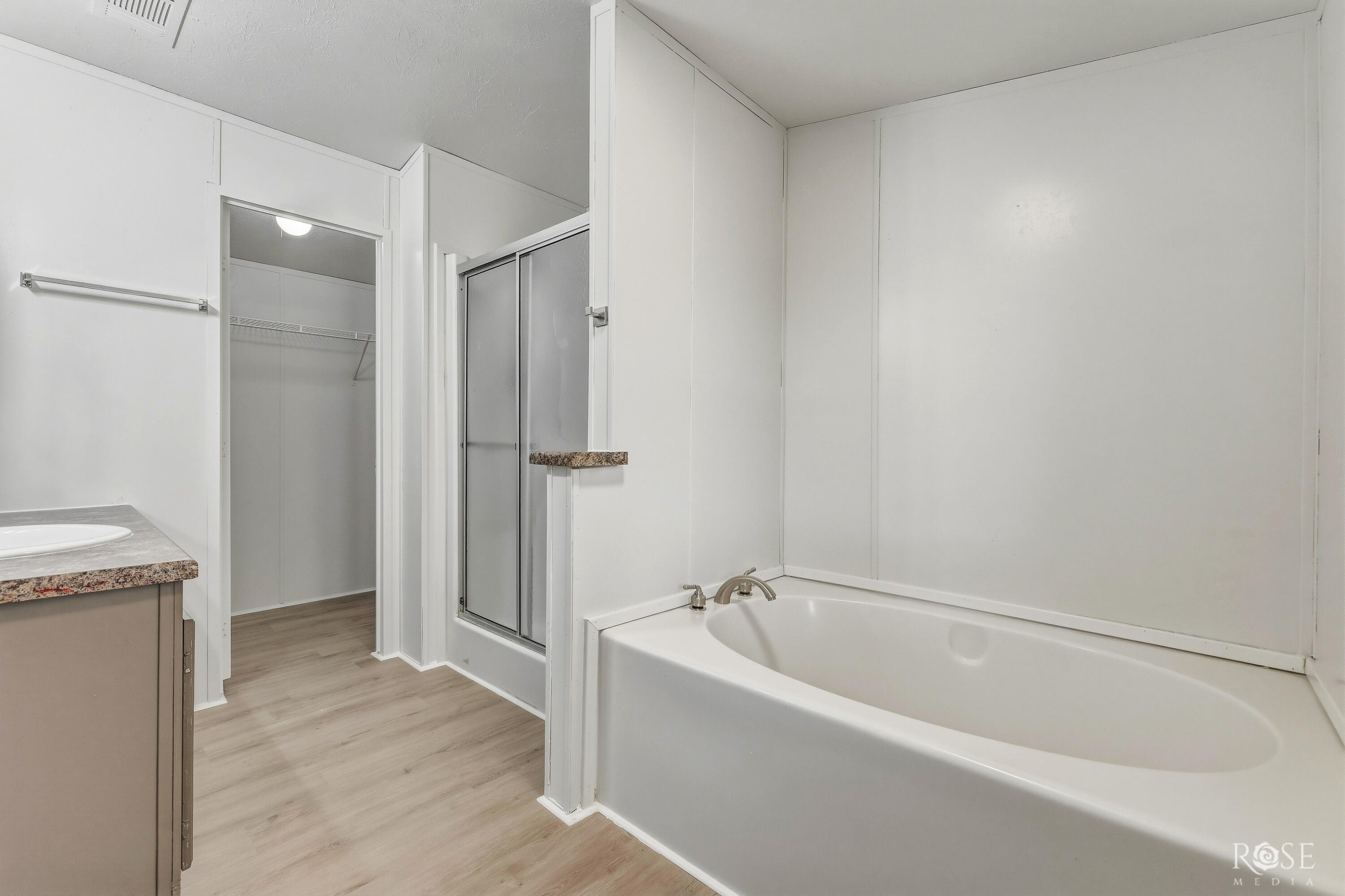 2870 E Valley Drive Property Photo 12