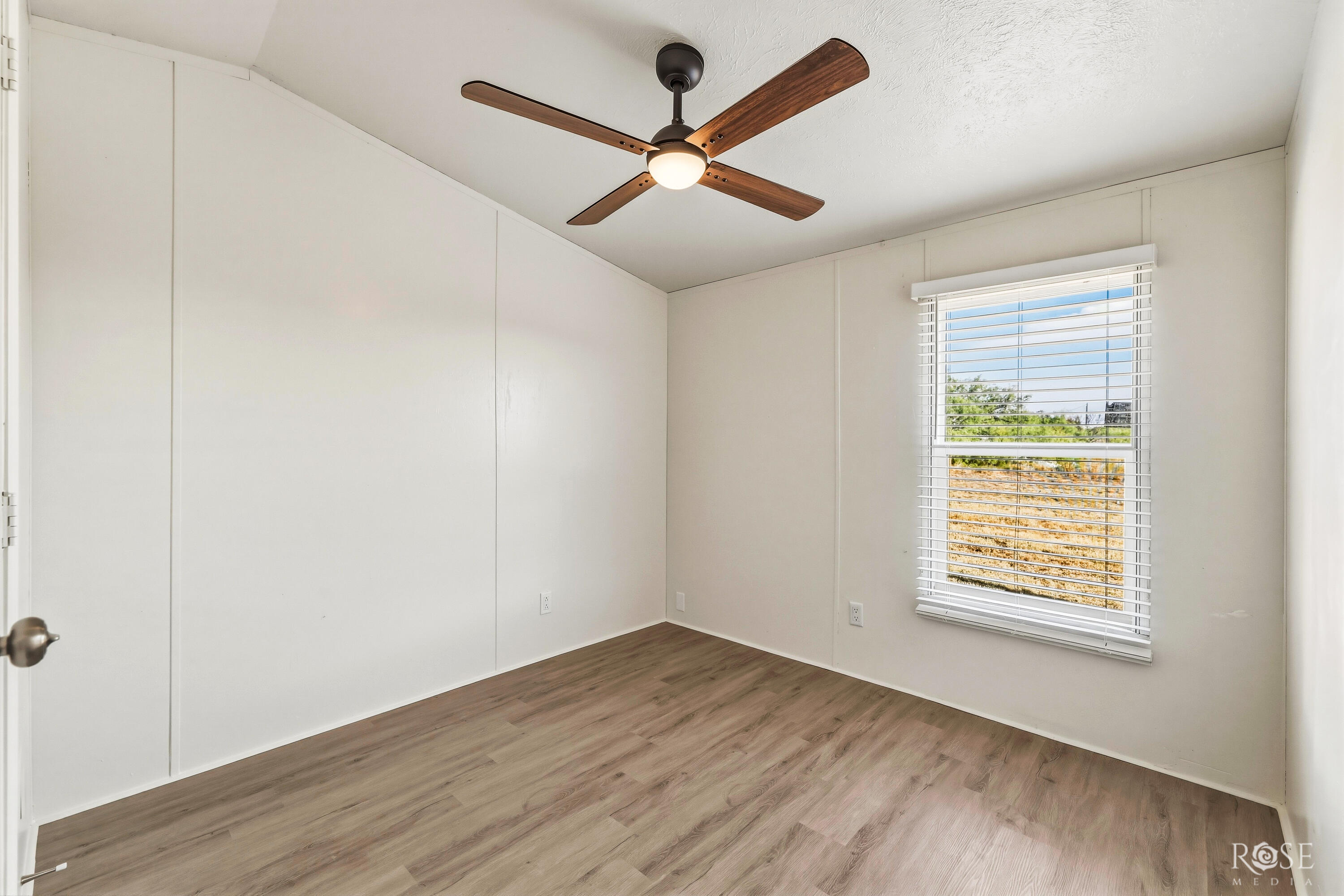 2870 E Valley Drive Property Photo 14