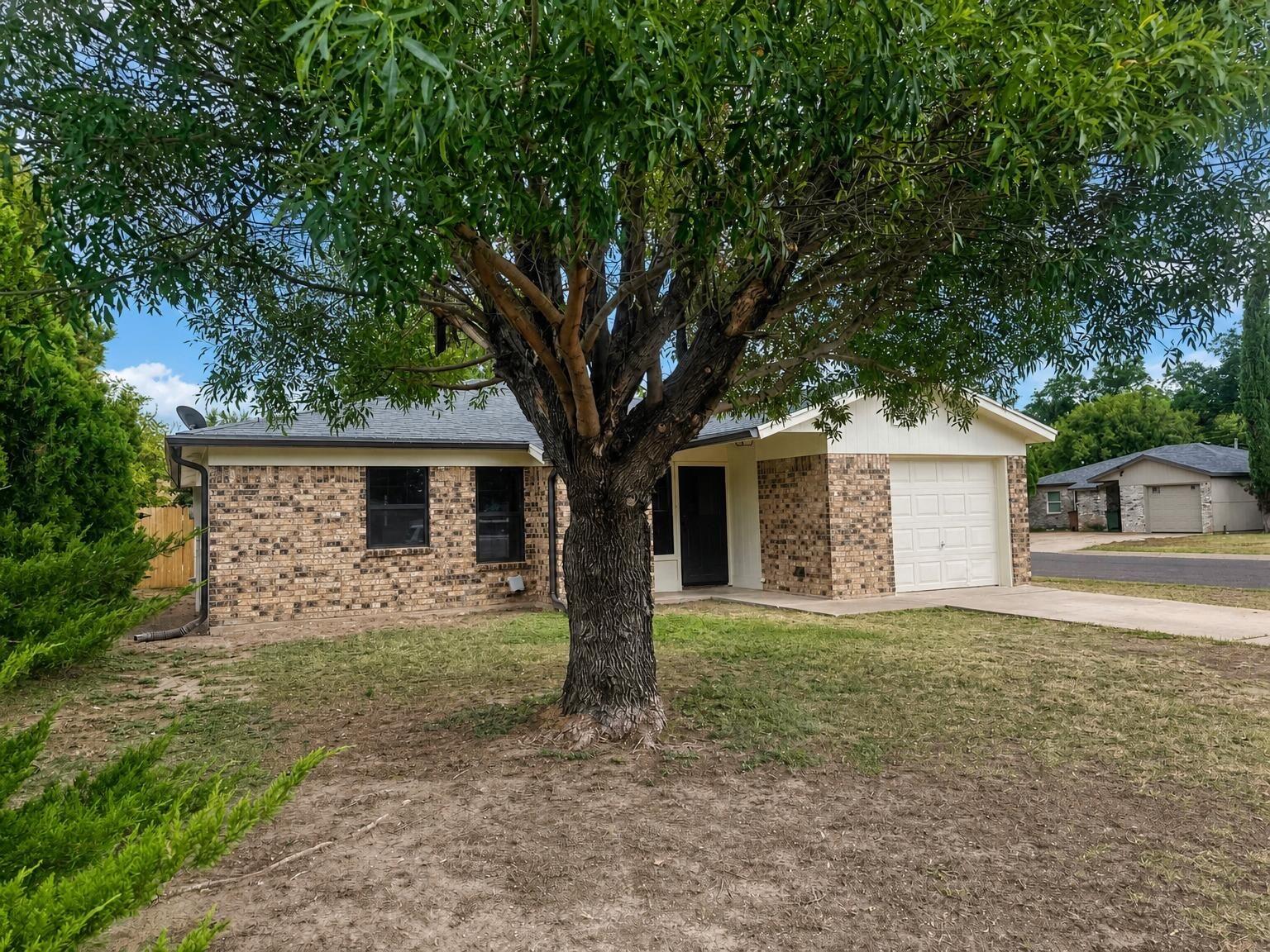 1002 Alpha Circle Property Photo 2